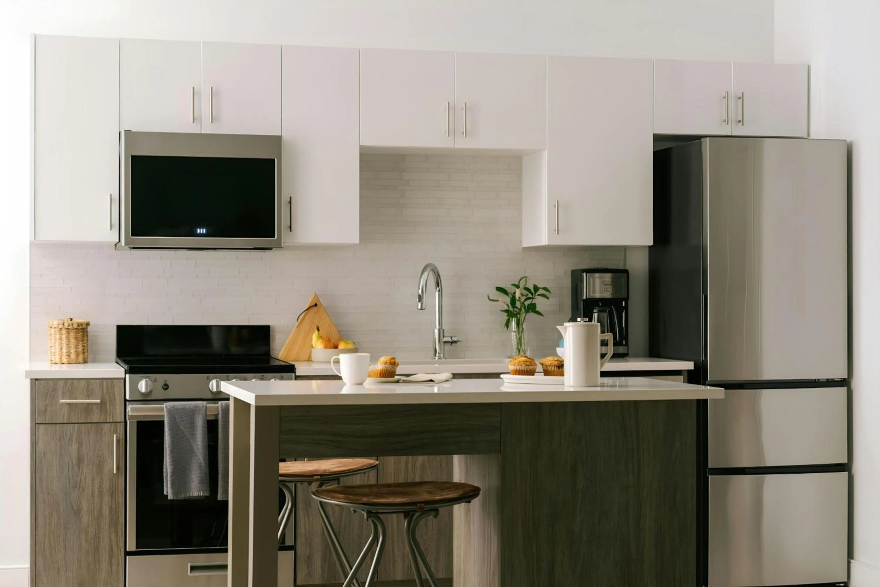 Kitchen or kitchenette in Sonder by Marriott Bonvoy The Witherspoon Apartments Center City