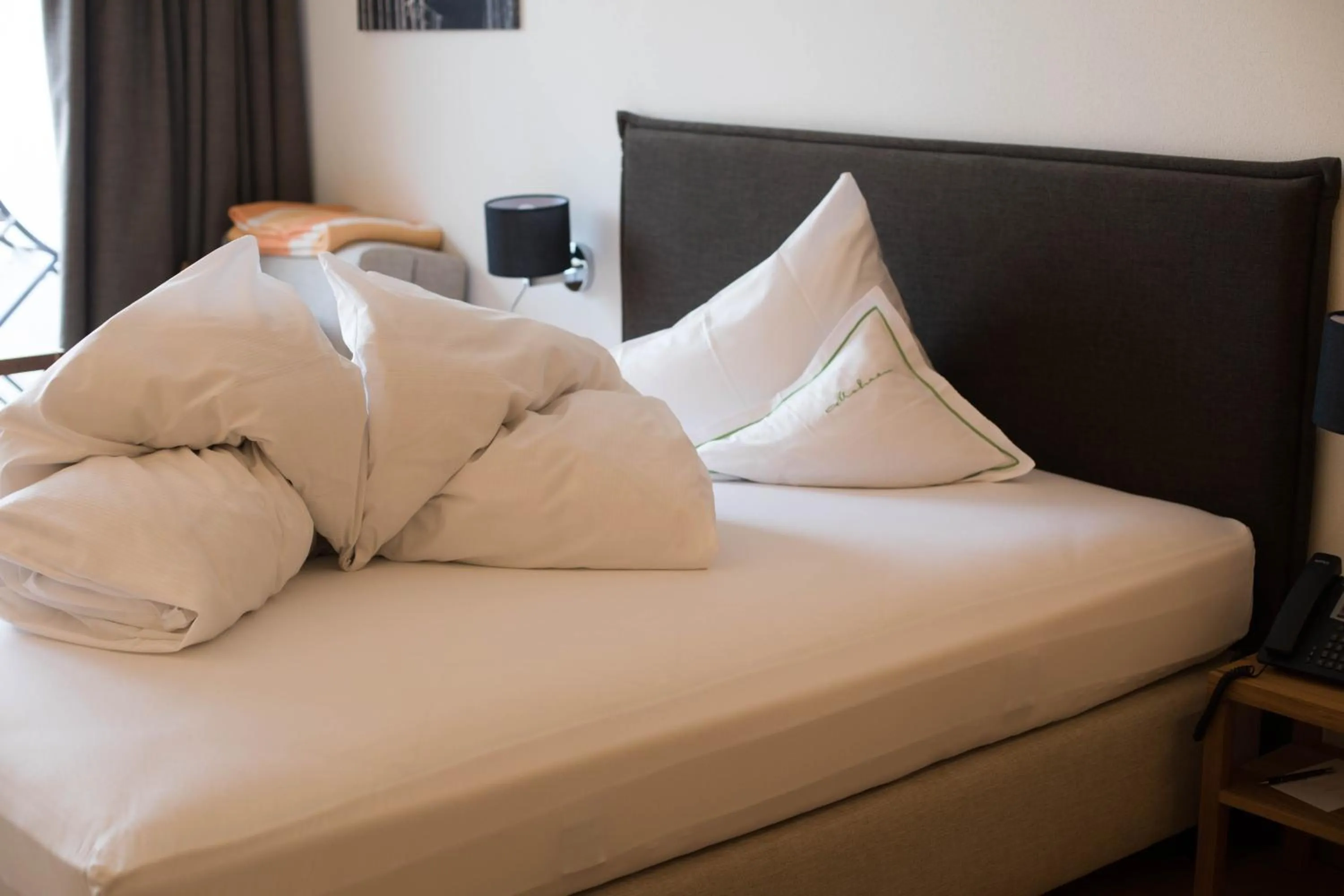 bunk bed, Bed in Hotel Restaurant Mohren