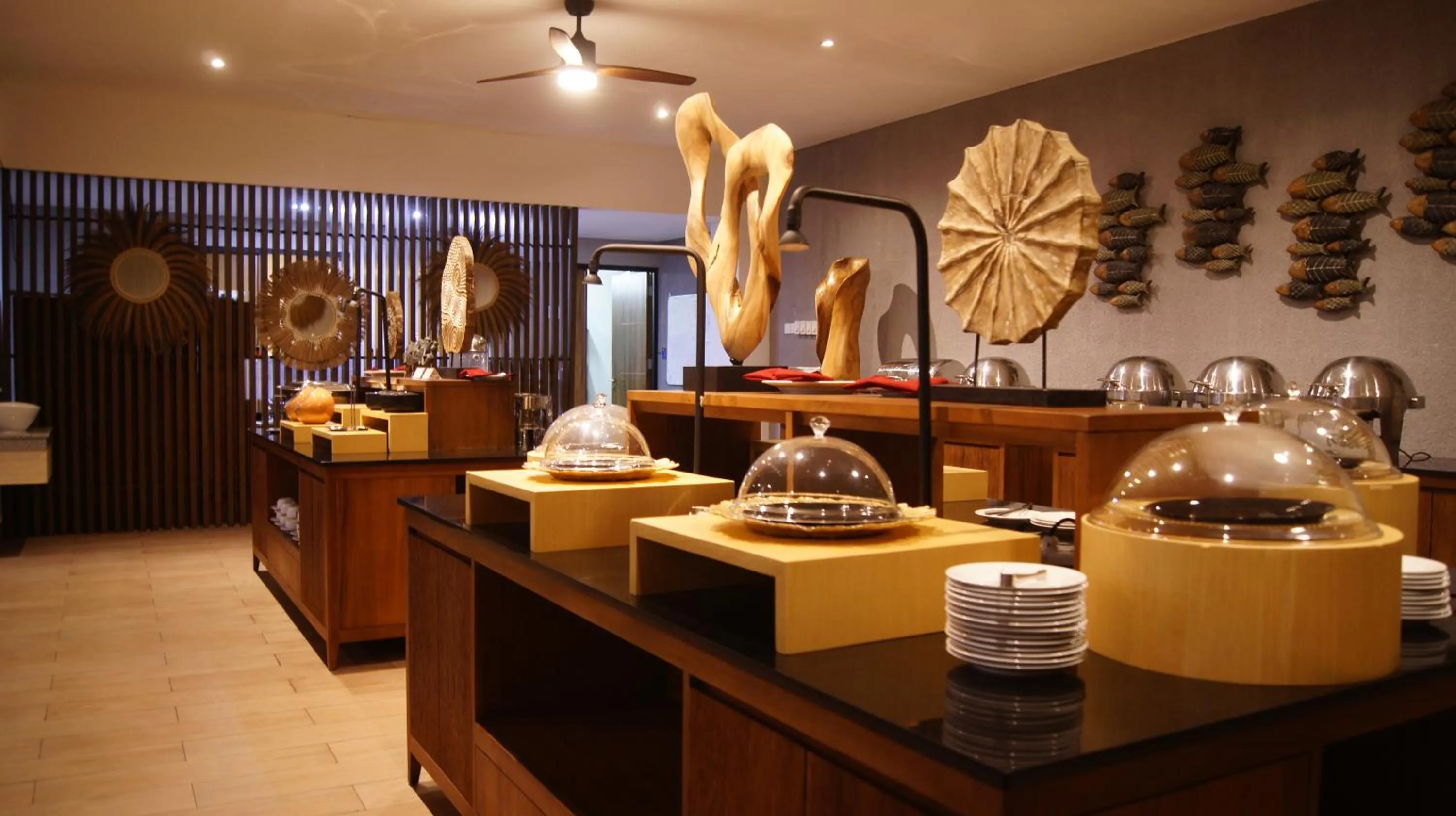 Restaurant/places to eat in Kambaniru Beach Hotel and Resort