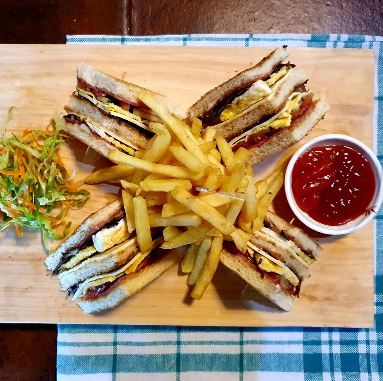 Restaurant/places to eat in Kambaniru Beach Hotel and Resort