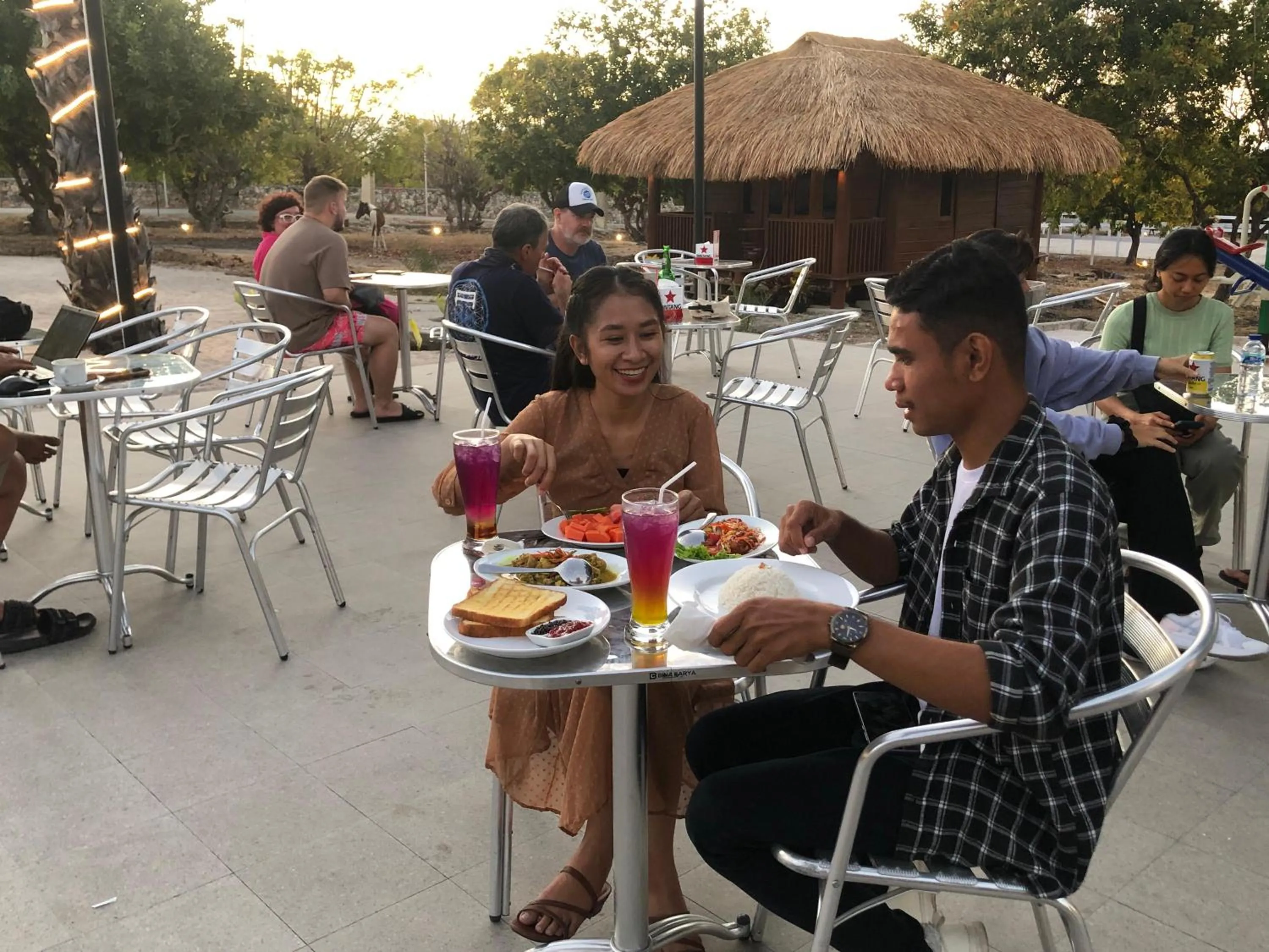 Restaurant/places to eat in Kambaniru Beach Hotel and Resort