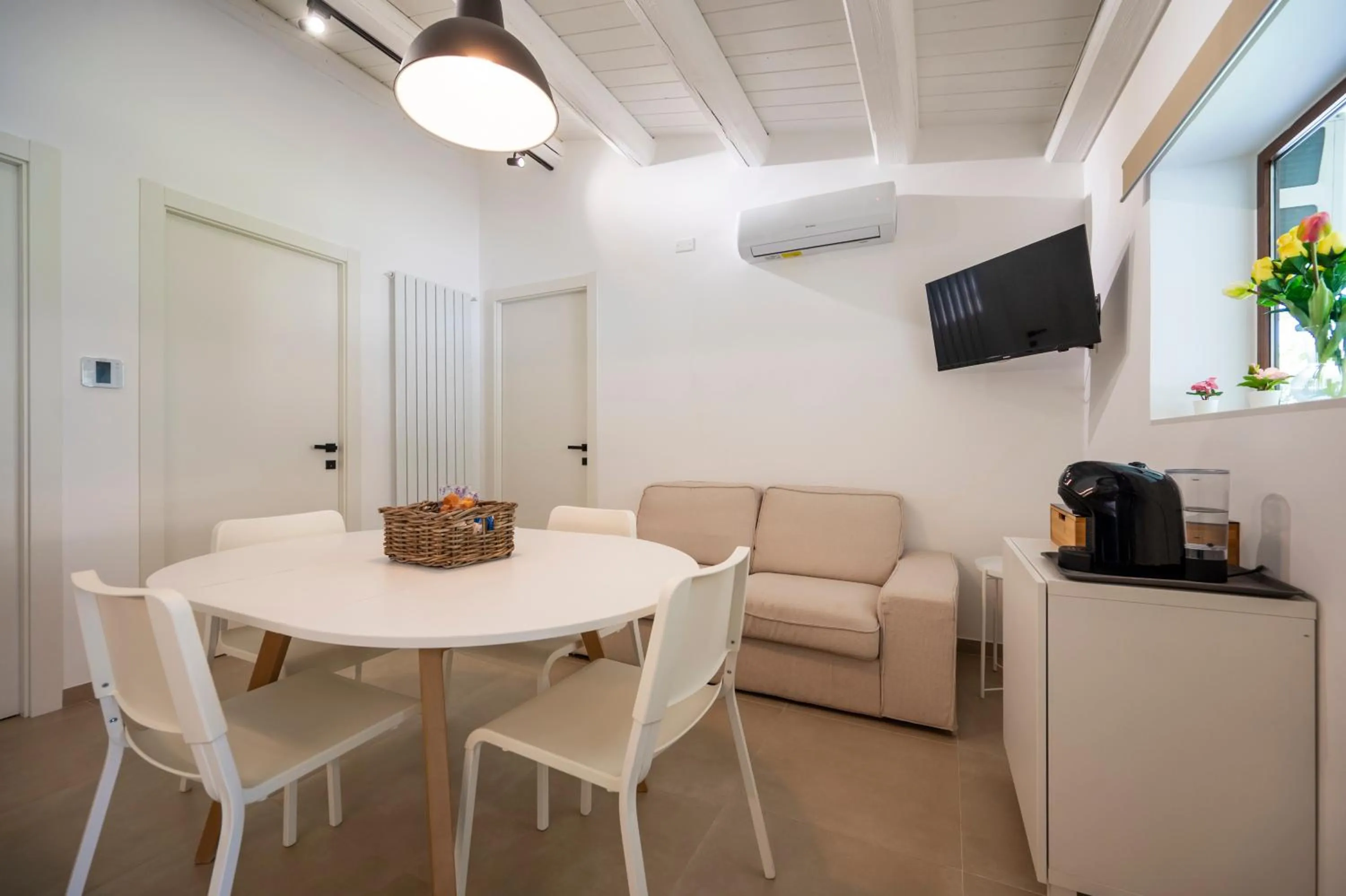 TV and multimedia in Villa Dolmen Beach