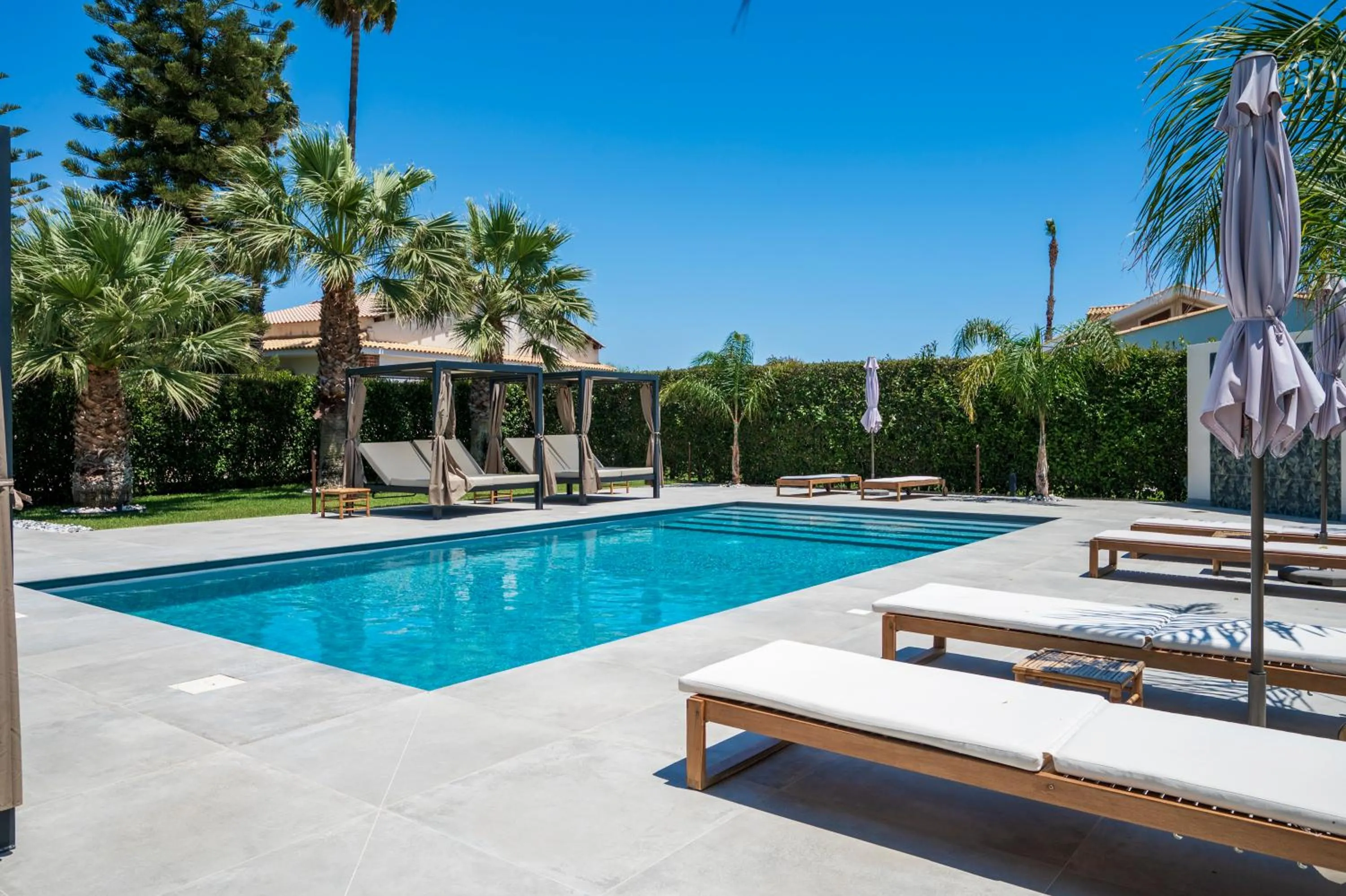 Garden in Villa Dolmen Beach