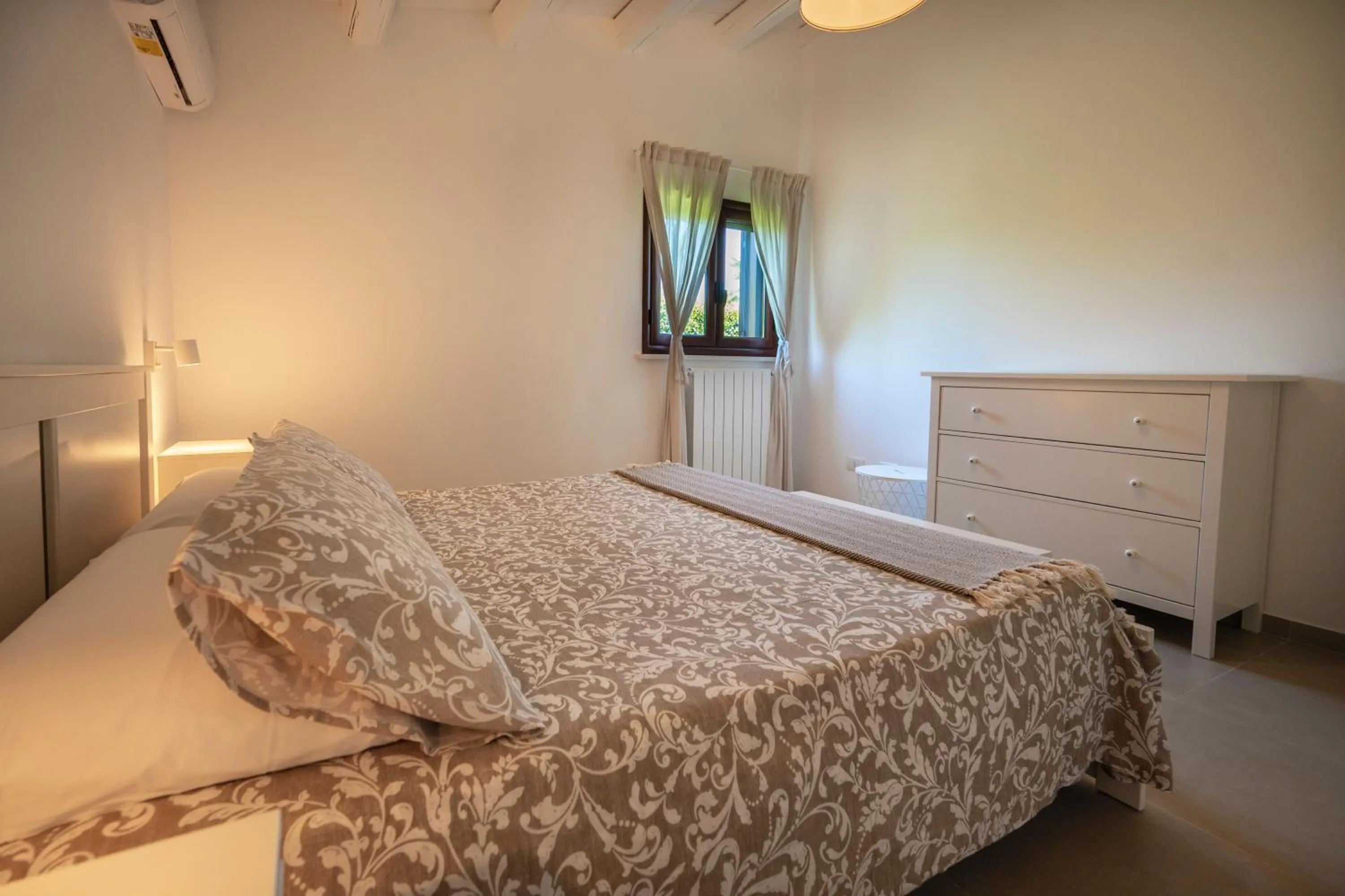 Bed in Villa Dolmen Beach