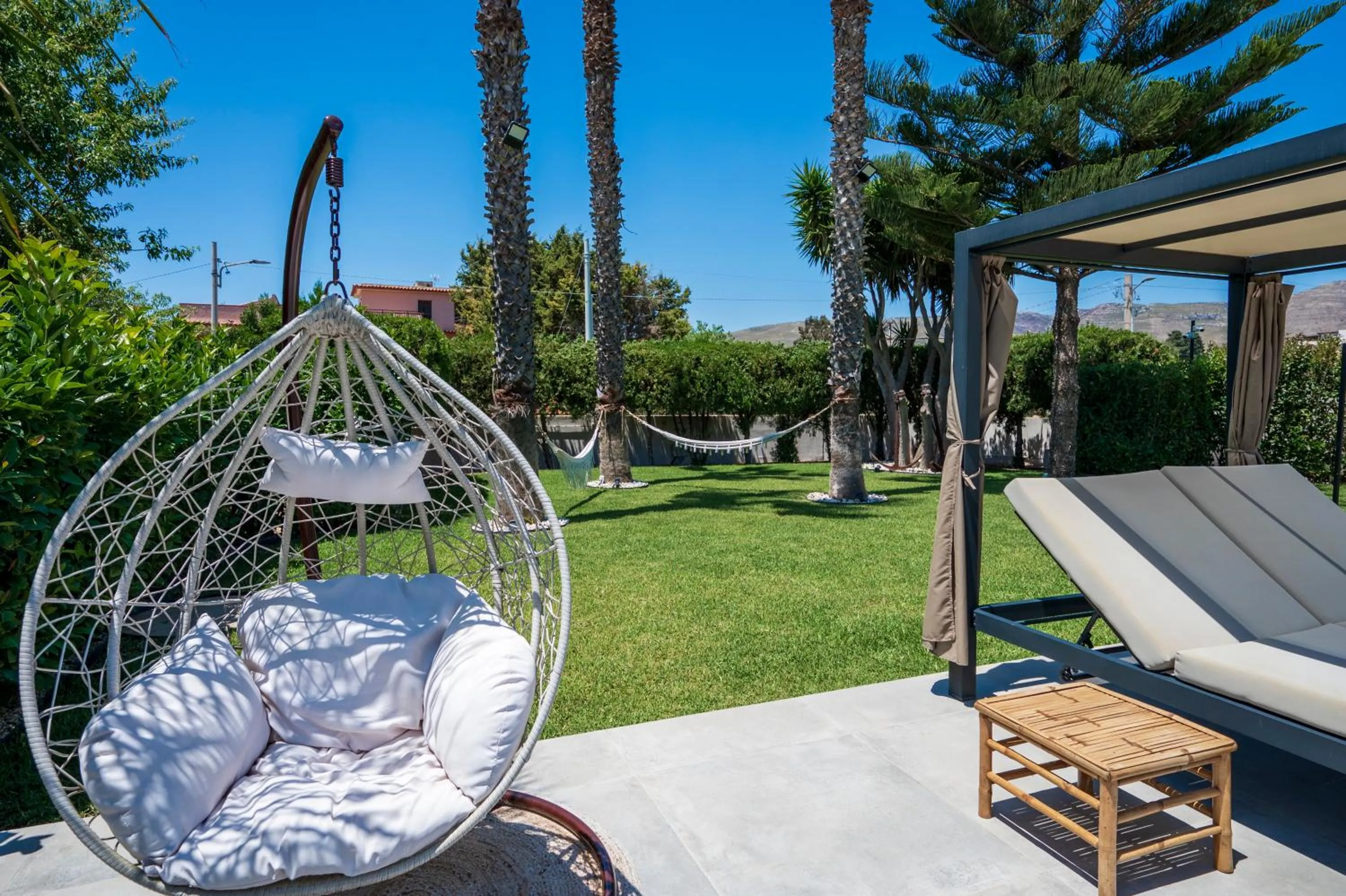 Spring in Villa Dolmen Beach