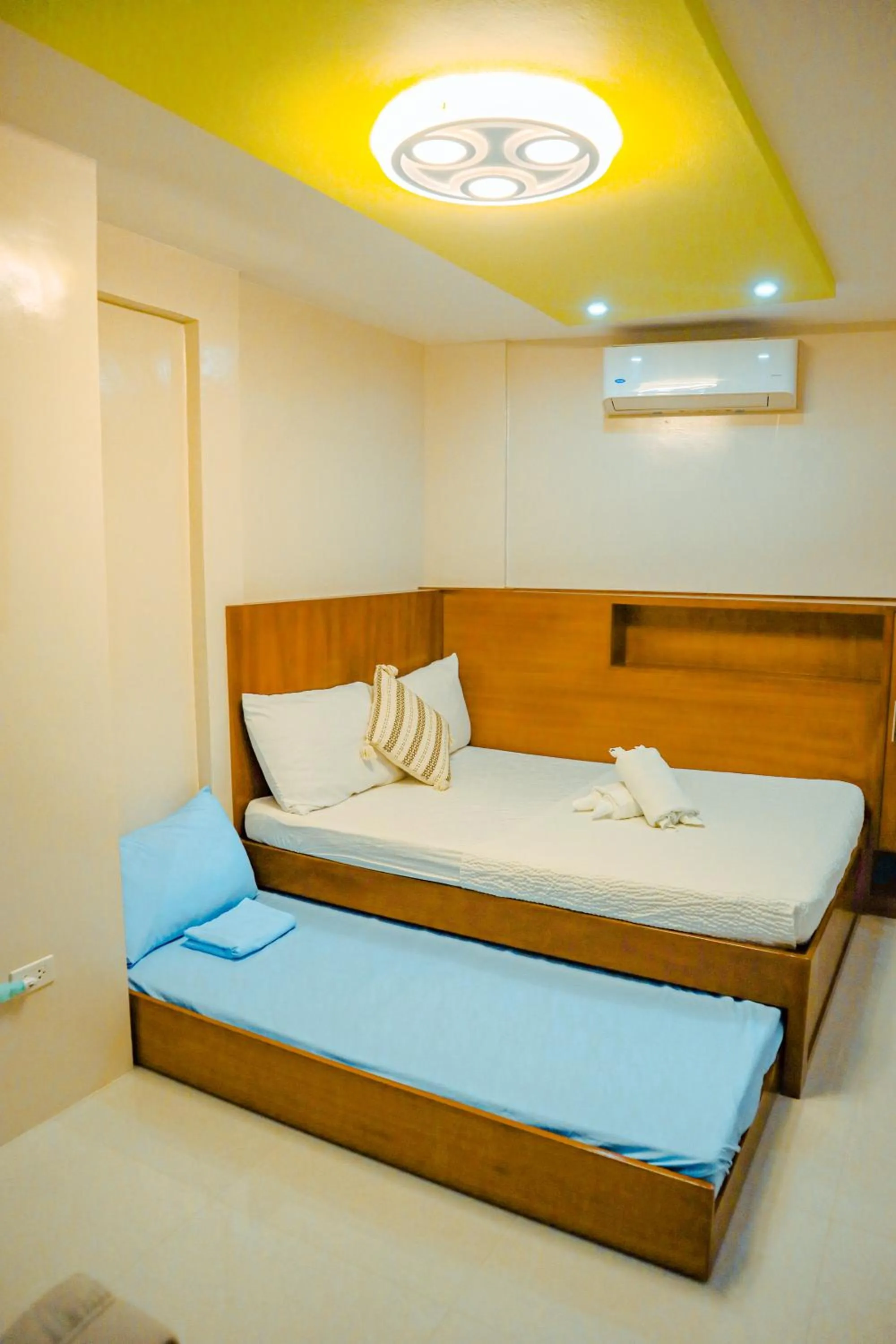 Bed in Youhan Beach Resort