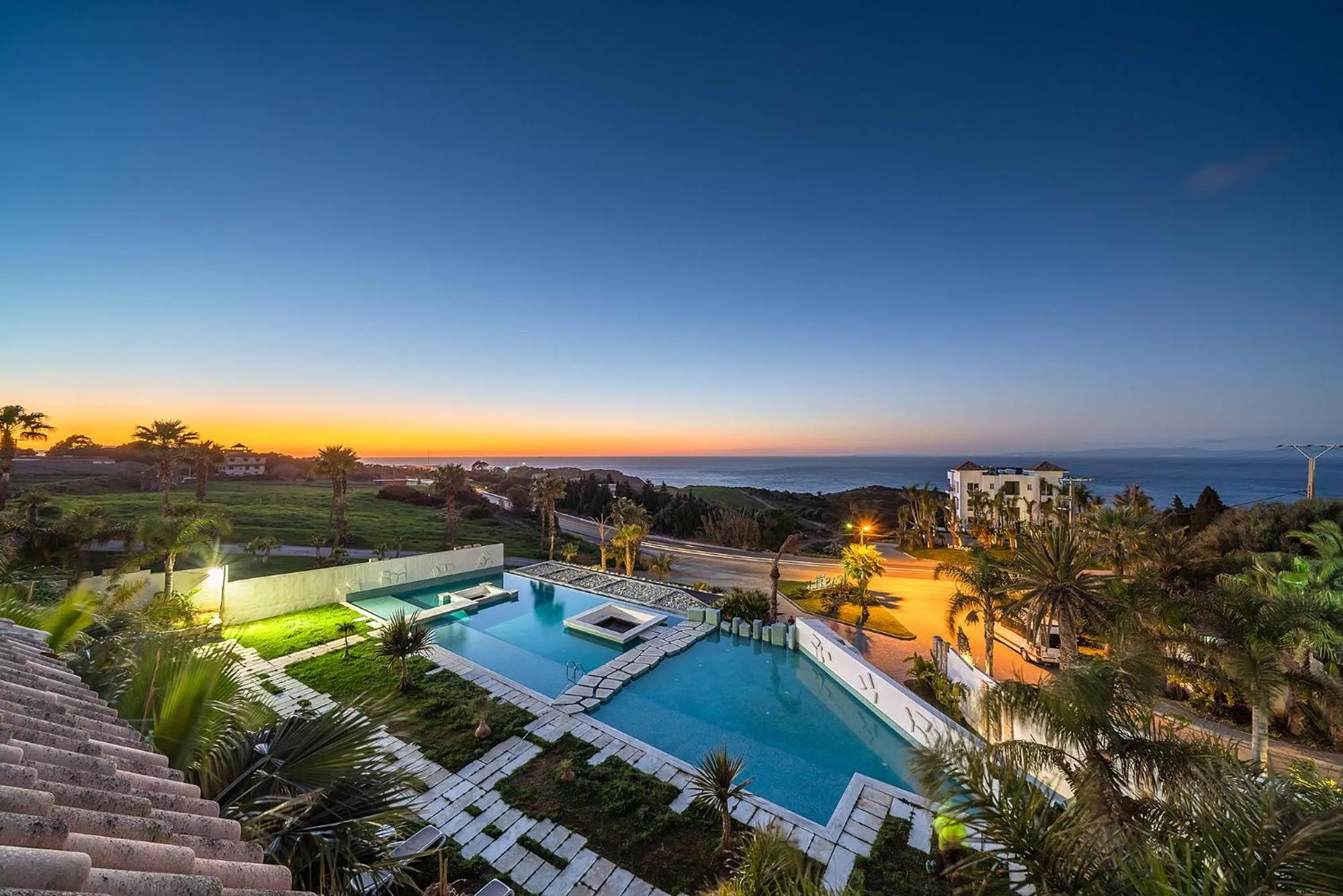 Swimming pool in Mnar Castle