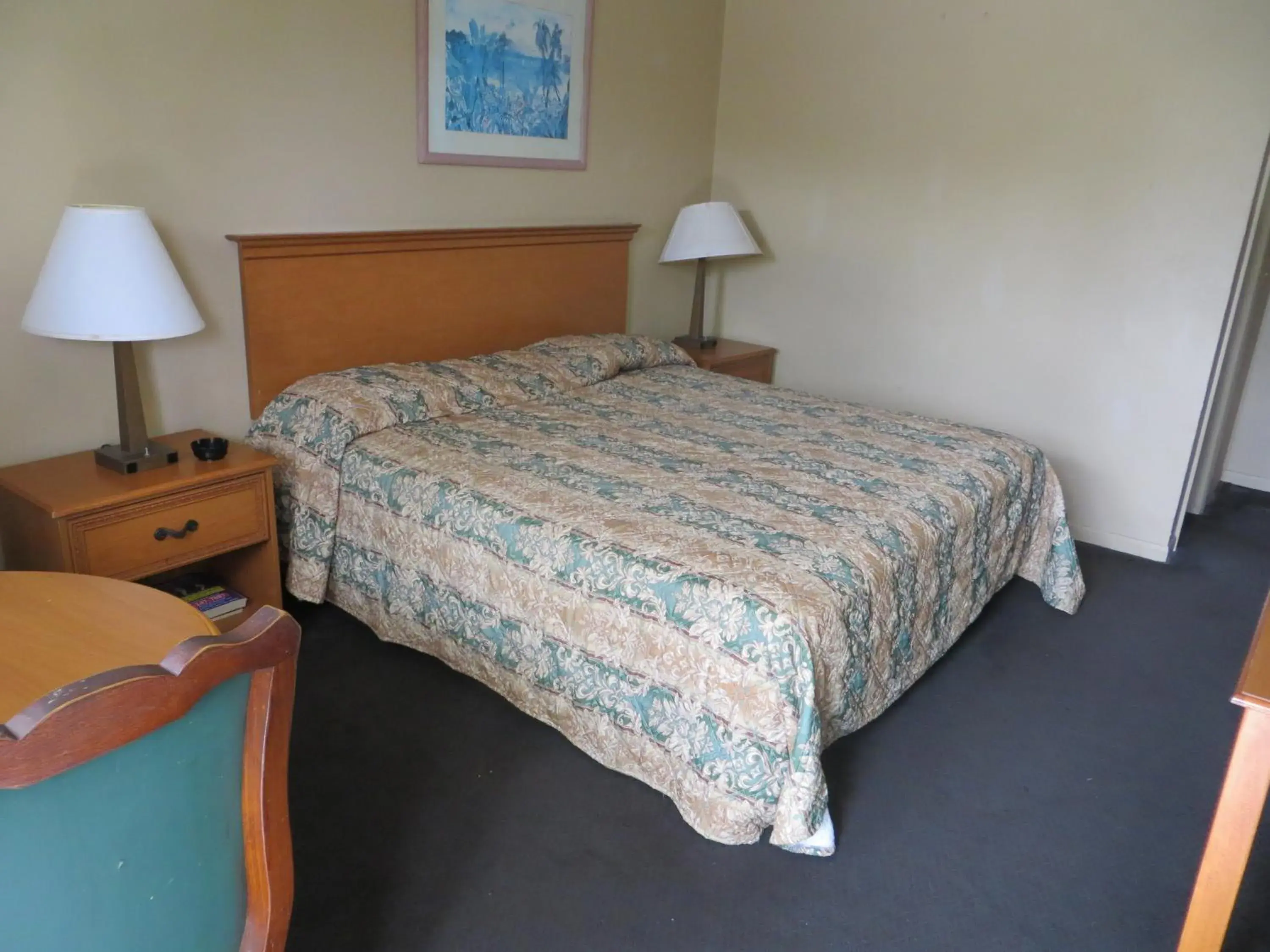 King Room - Non-Smoking in Country Lodge King Room - Non-Smoking in Country Lodge