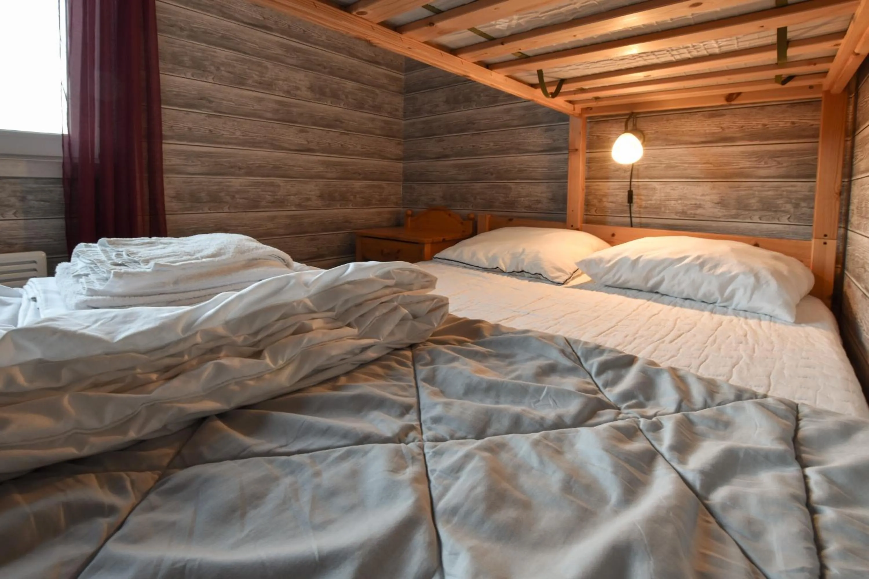 Bed in Abisko Guesthouse & Activities