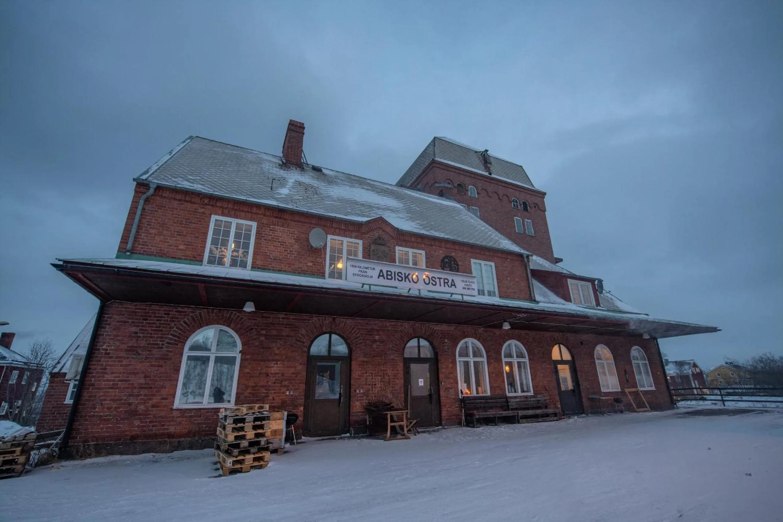 Abisko Guesthouse & Activities