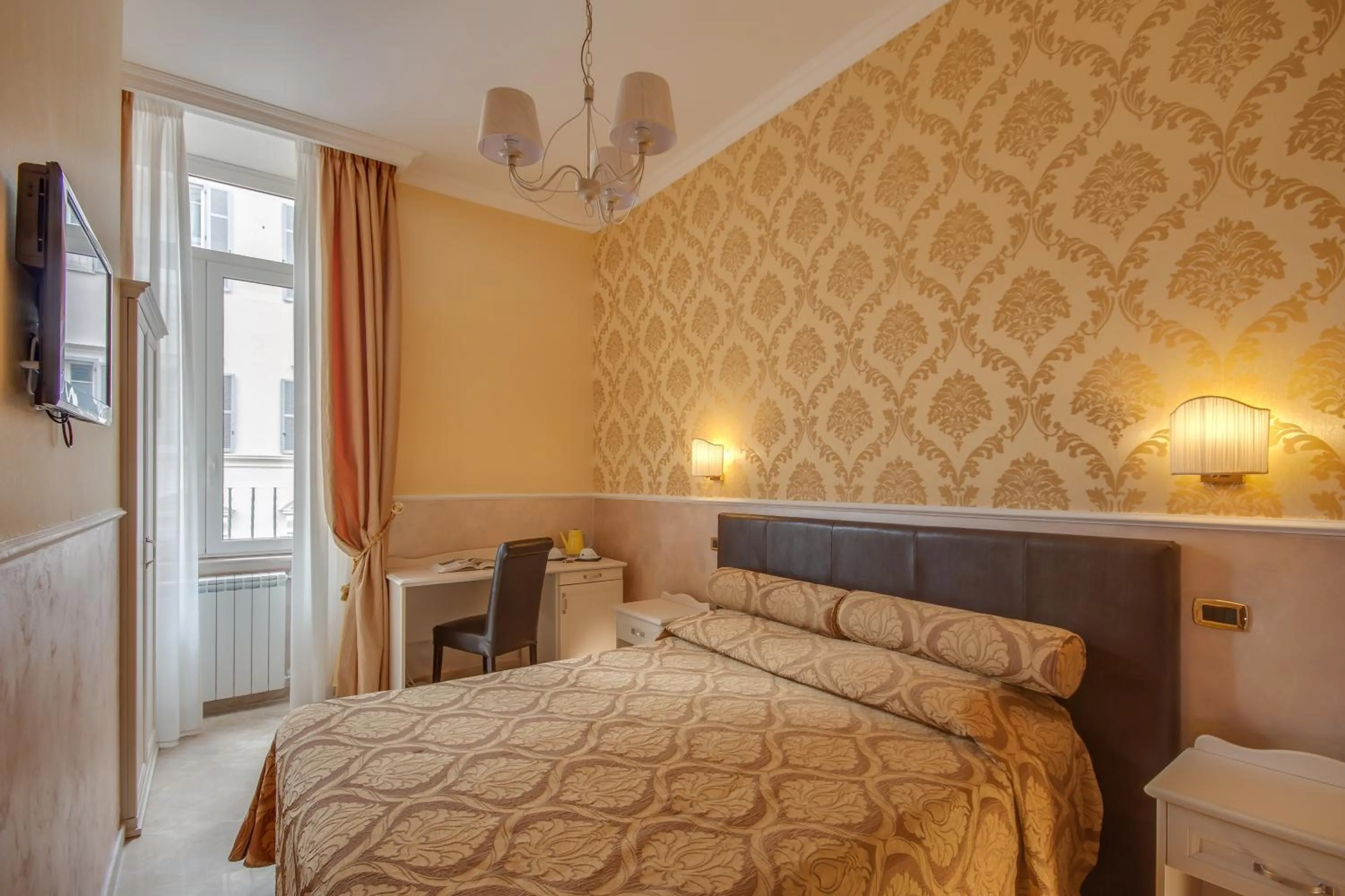 Photo of the whole room, Bed in Quality in Rome