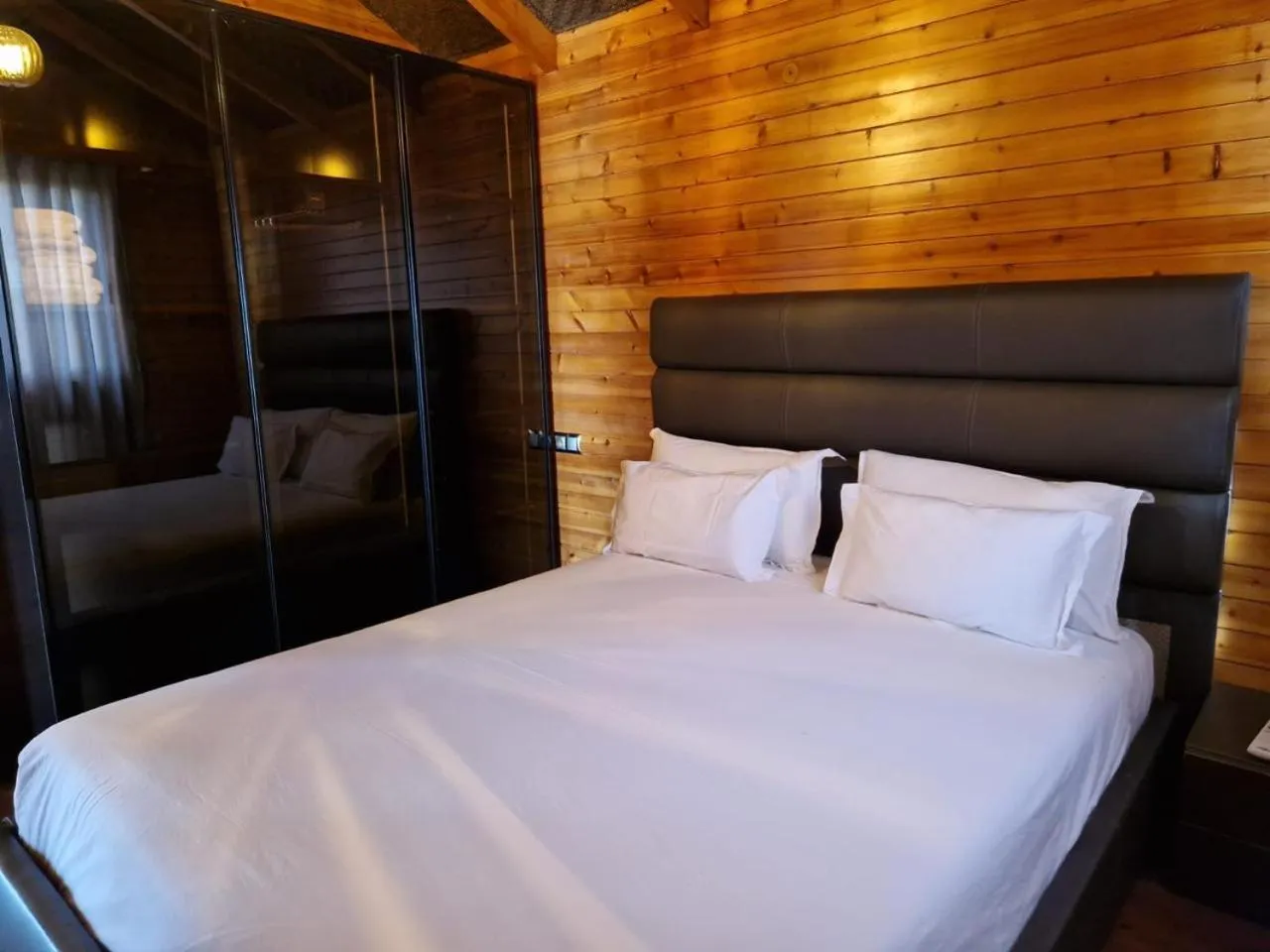 Bed in Mnar Park aqua park