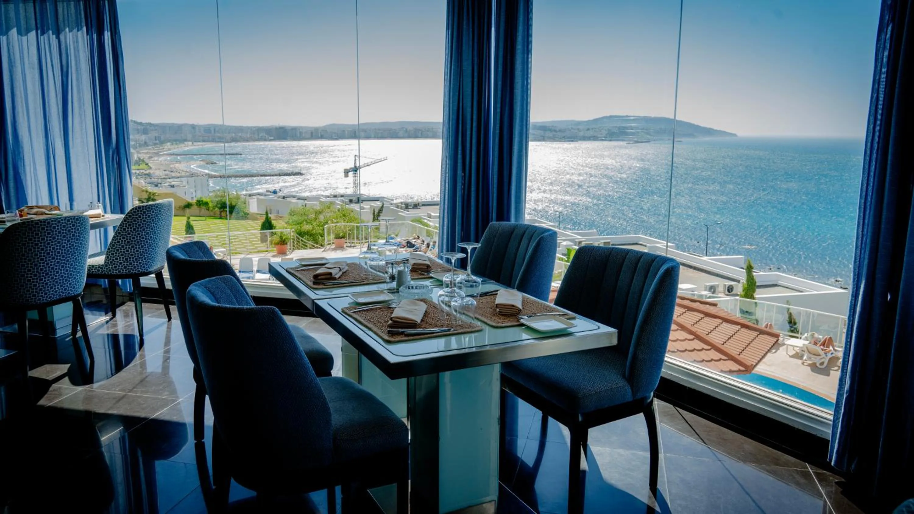 Restaurant/places to eat in Hotel Farah Tanger