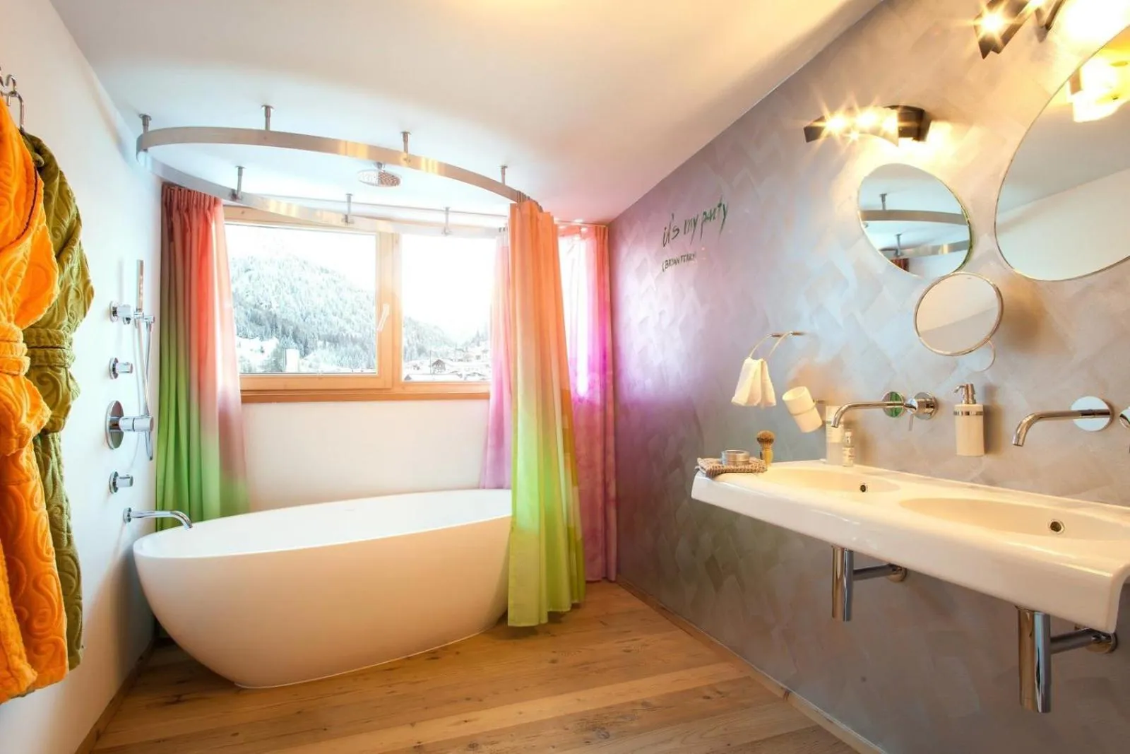 Bathroom in Raffl's Tyrol Hotel