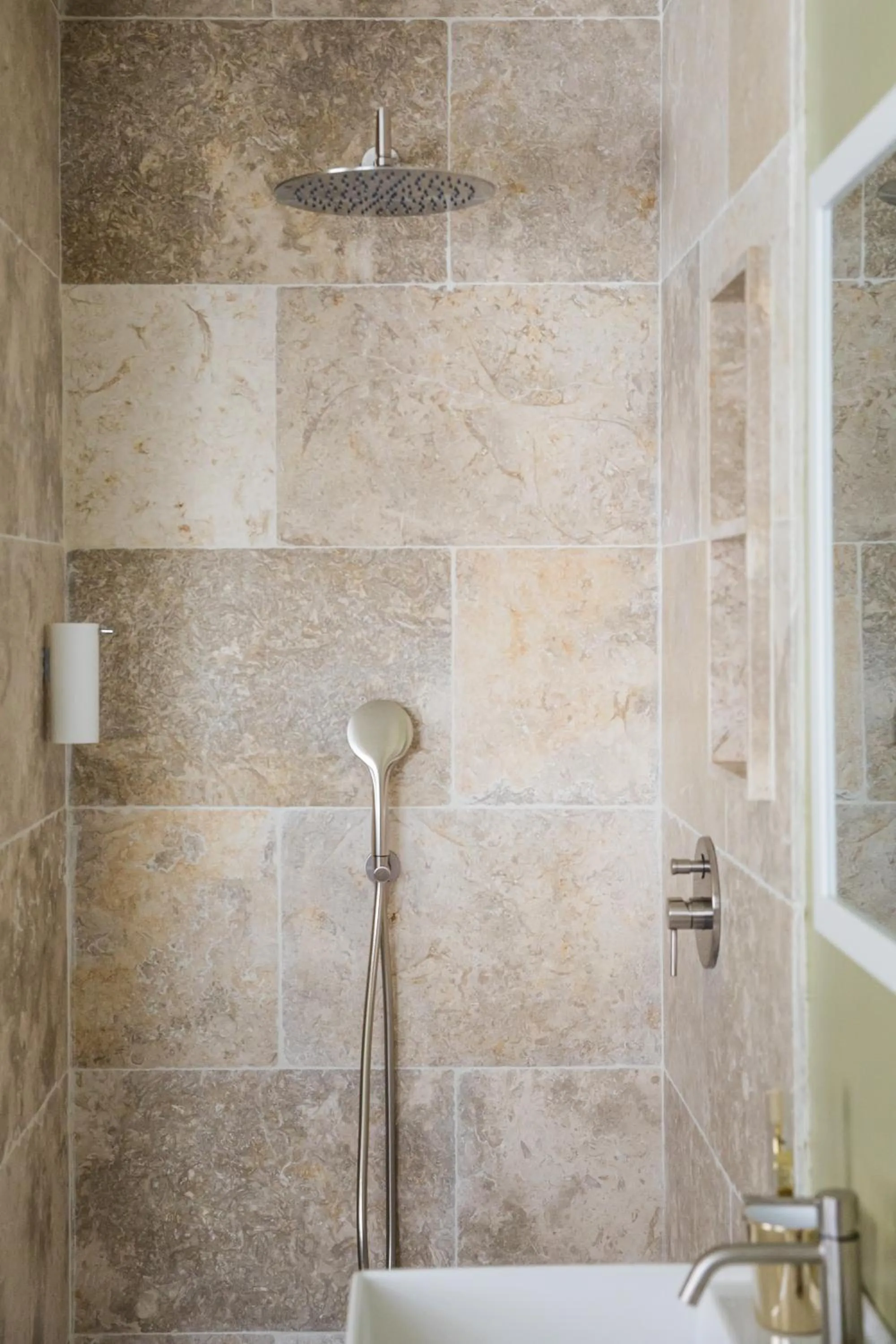 Shower in Raffl's Tyrol Hotel