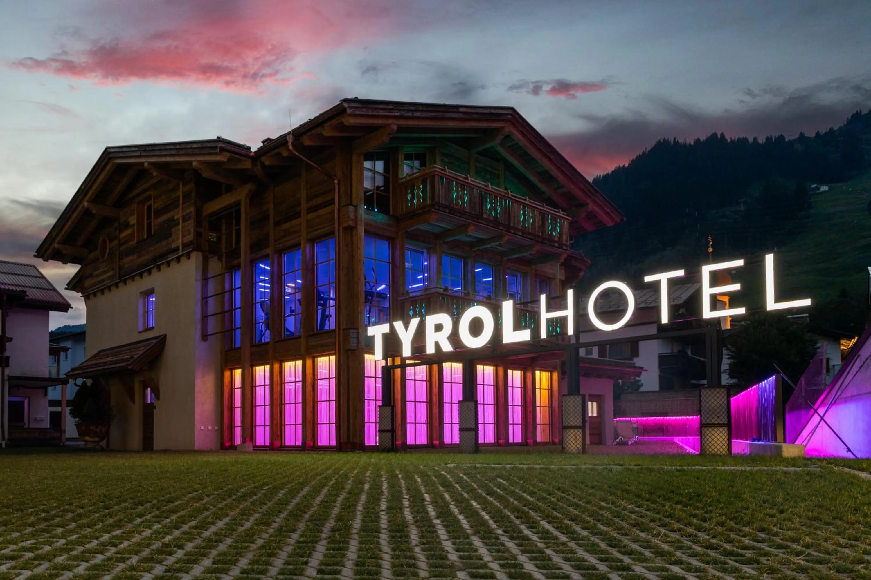Property building in Raffl's Tyrol Hotel