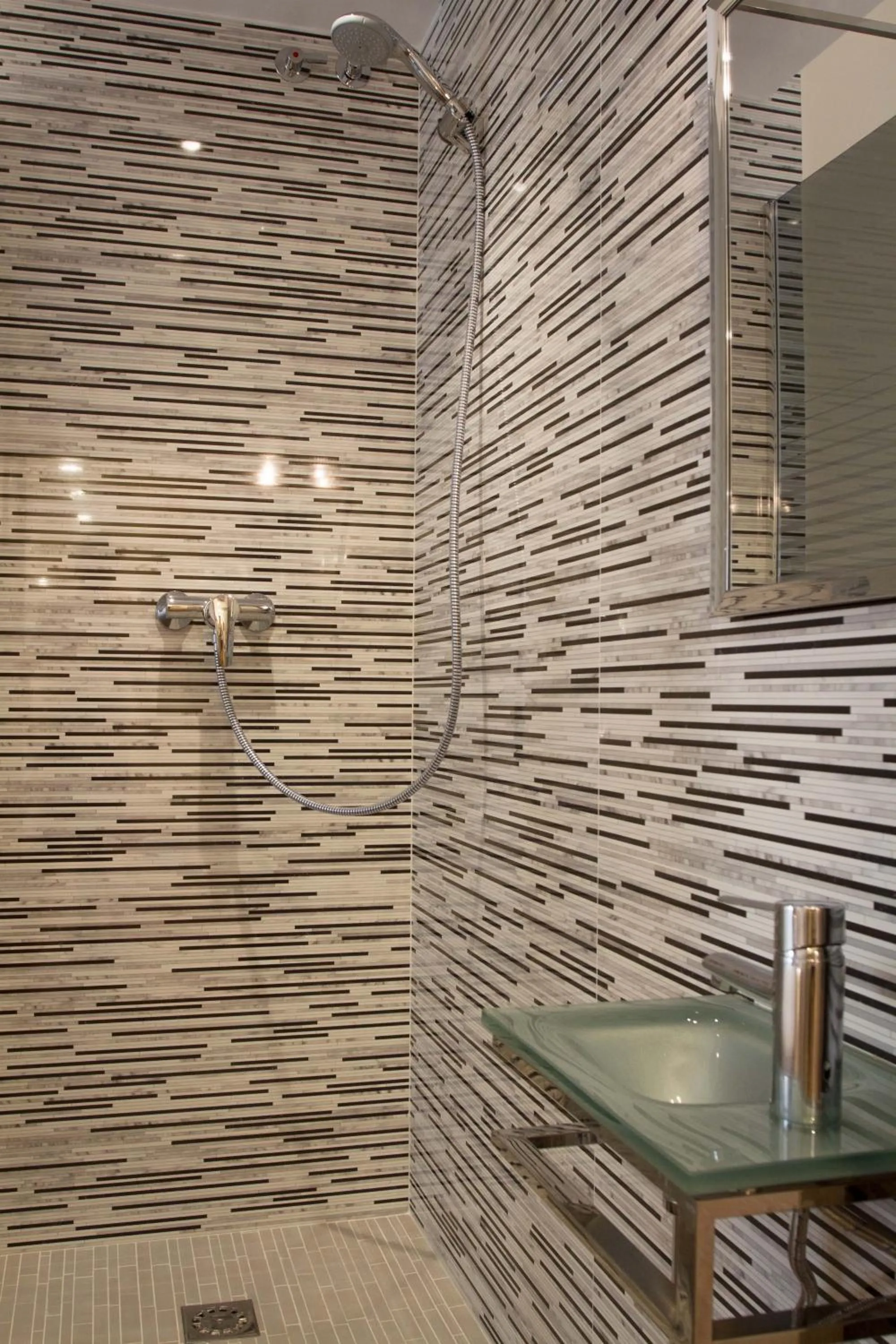 Bathroom in Hostal Excellence