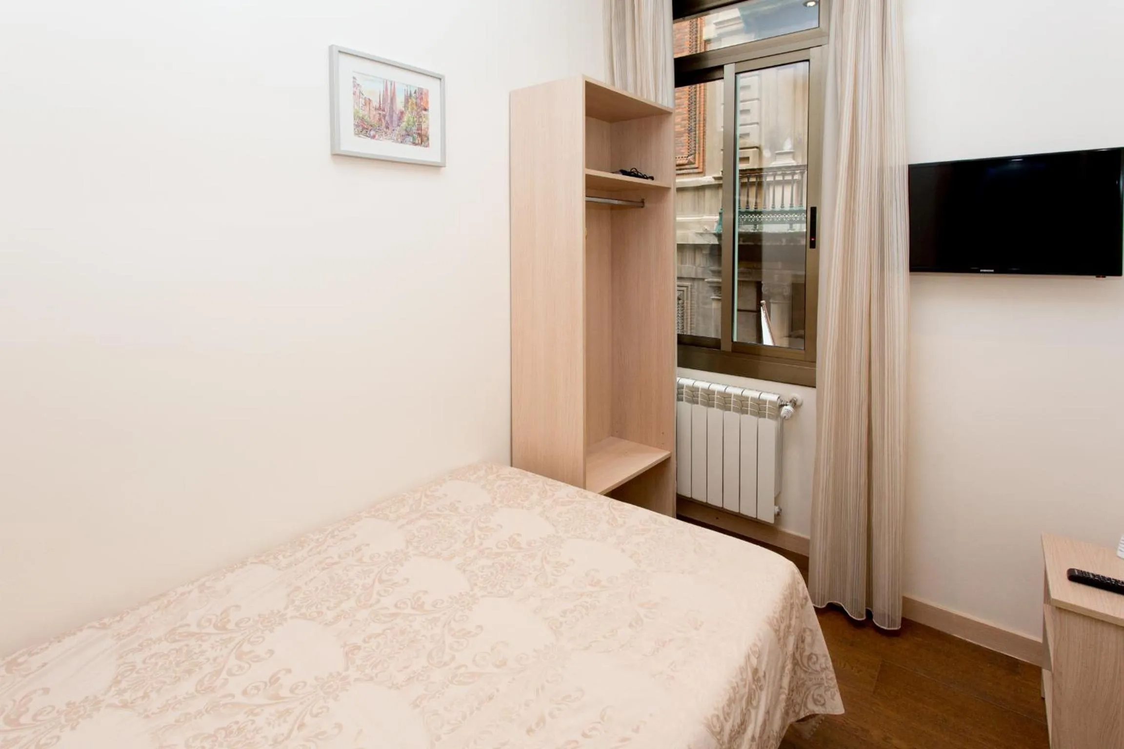 Photo of the whole room, Bed in Hostal Excellence