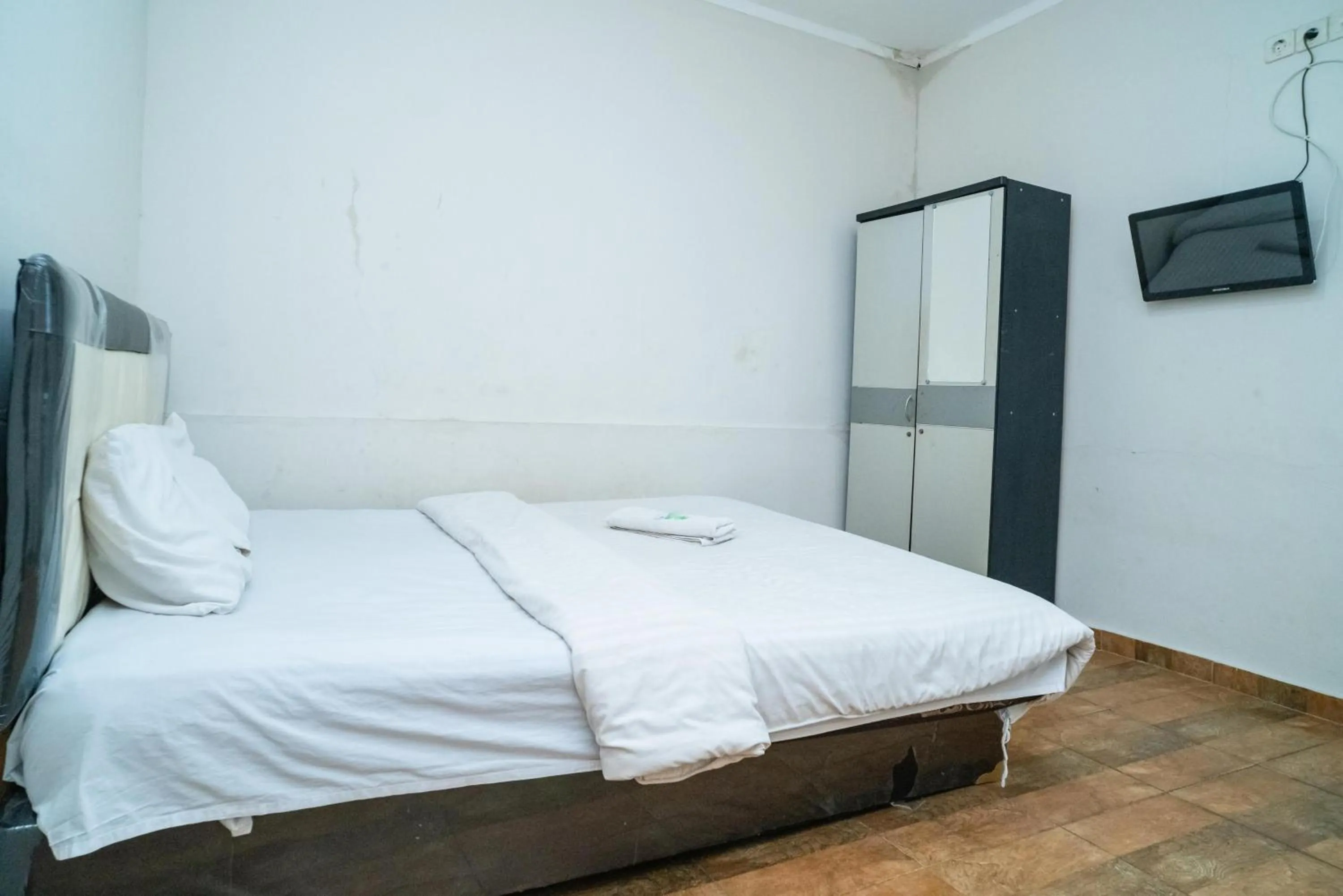 Bed in 77 Guest House Serpong Mitra RedDoorz