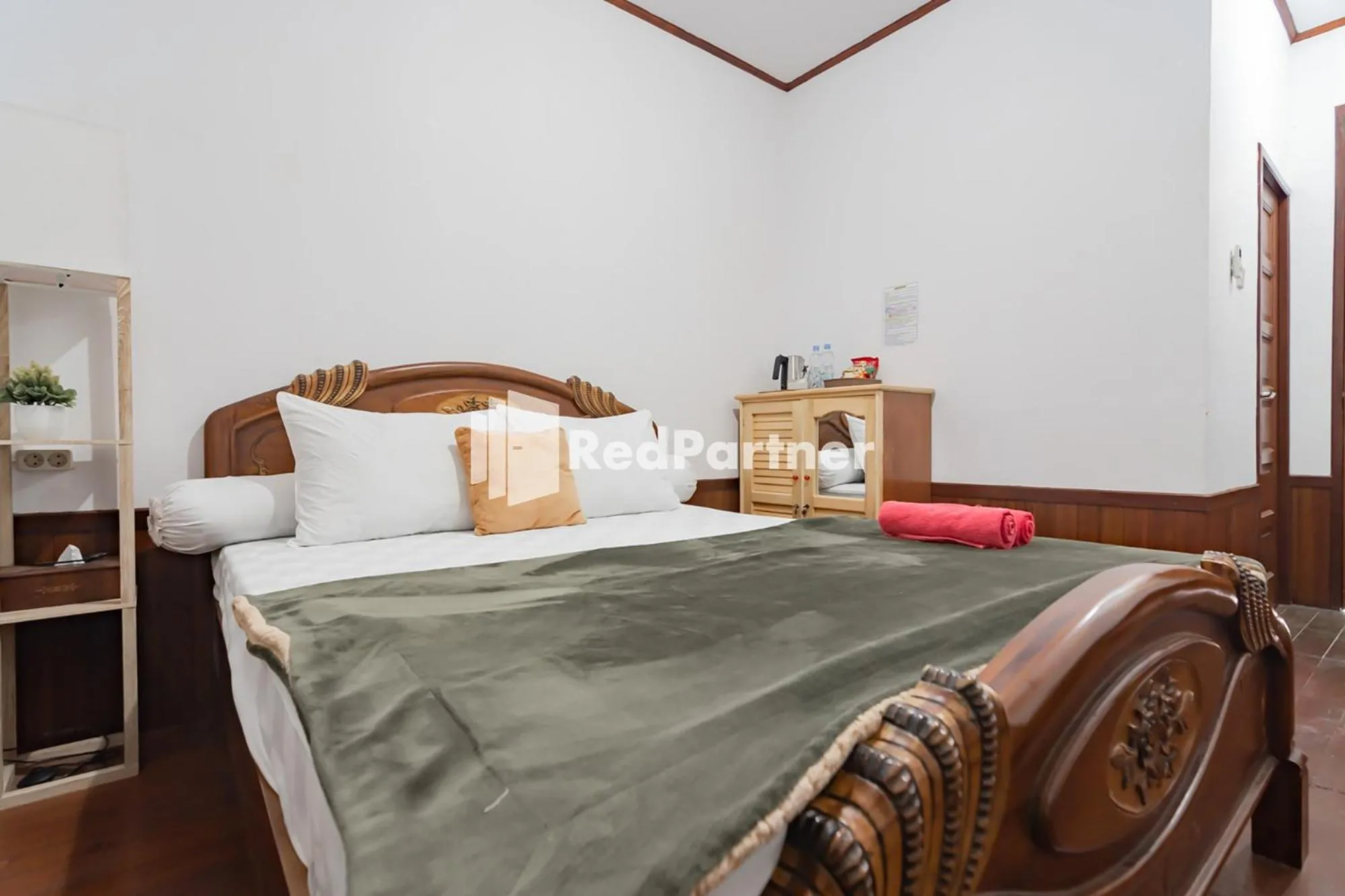 Bedroom, Bed in Langkar Guest House Syariah Mitra RedDoorz