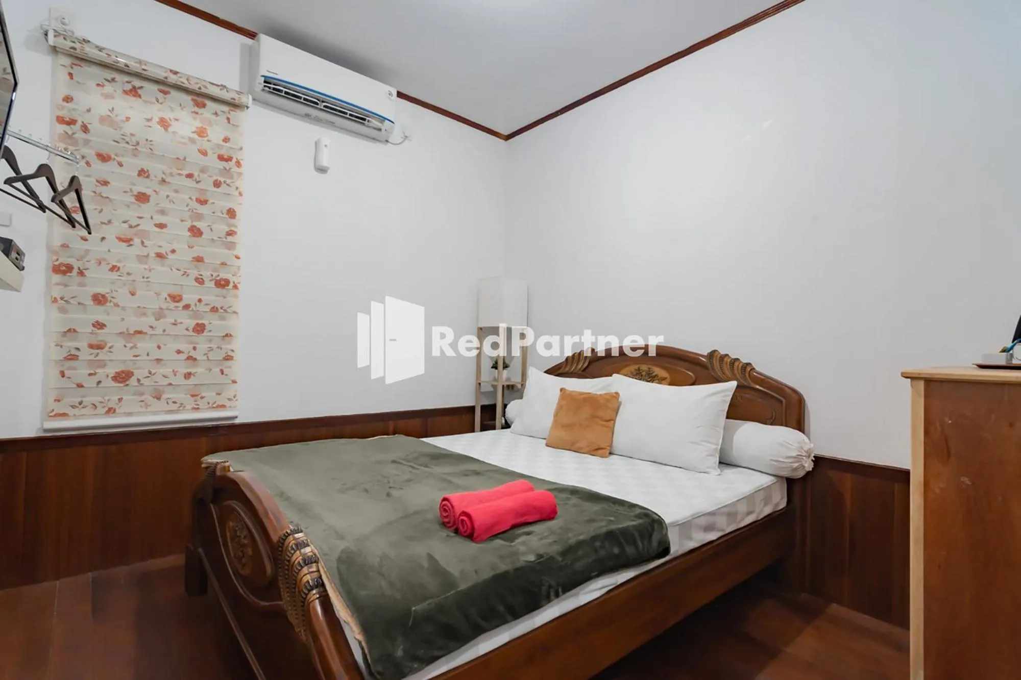 Bedroom, Bed in Langkar Guest House Syariah Mitra RedDoorz