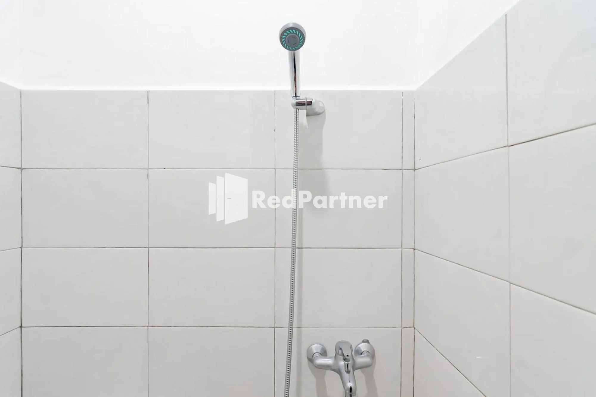 Bathroom in Langkar Guest House Syariah Mitra RedDoorz