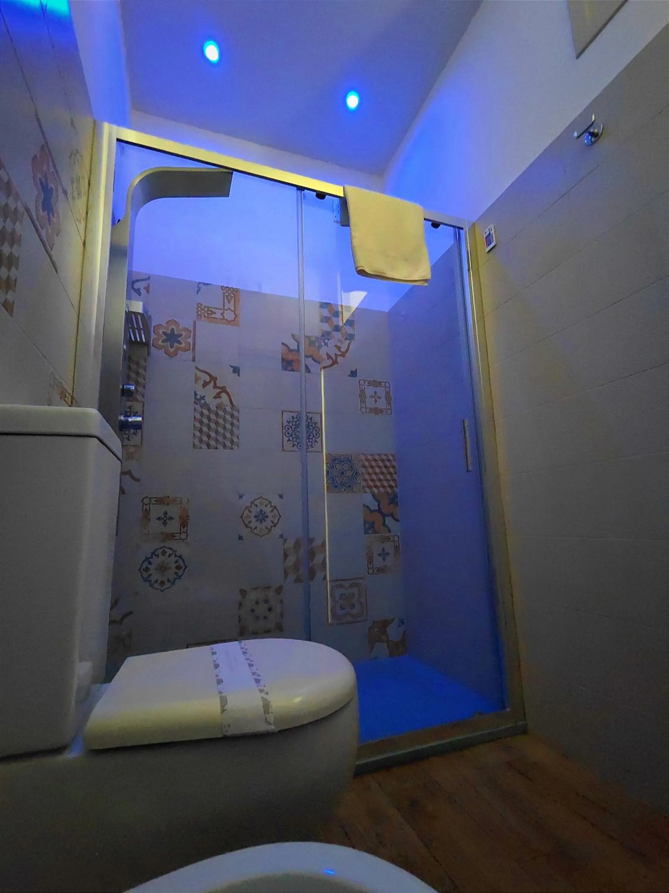 Shower in Made in Sicily Santa Tecla