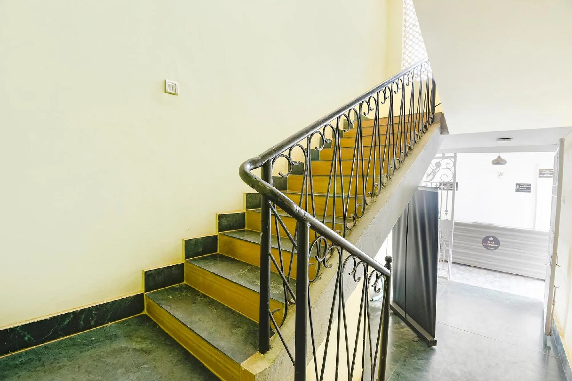 Lobby or reception in FabHotel Benz Destination - 700m Candolim Beach