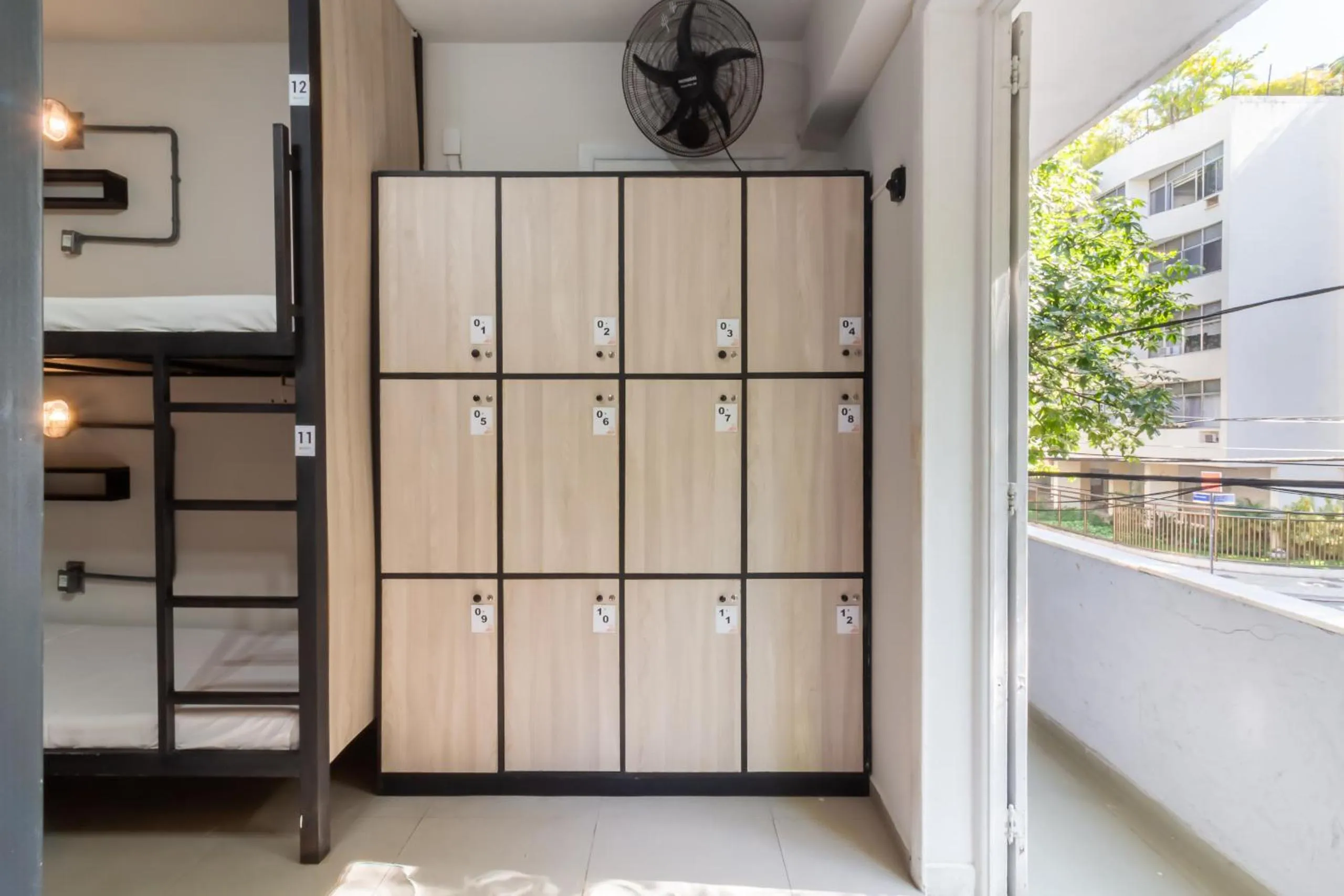 Bed in Hostel Leblon