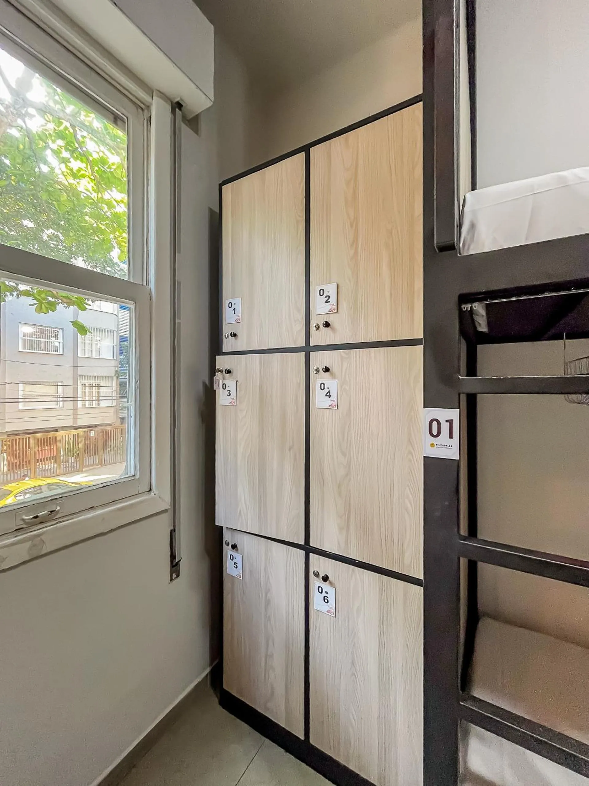 Bed in Hostel Leblon