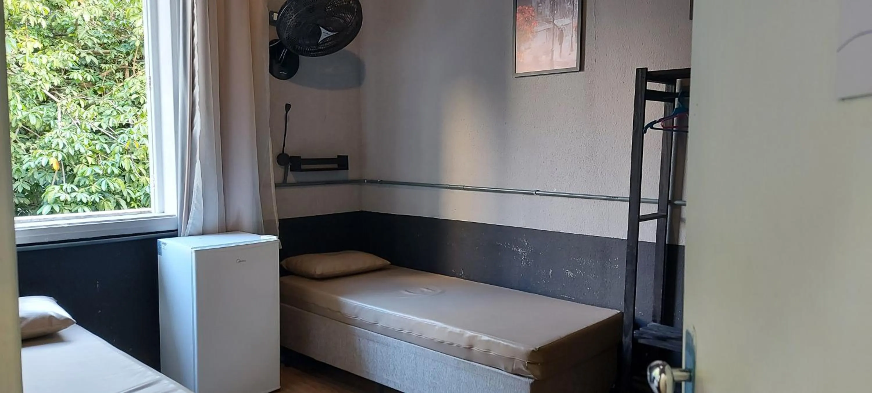oven, Bed in Hostel Leblon