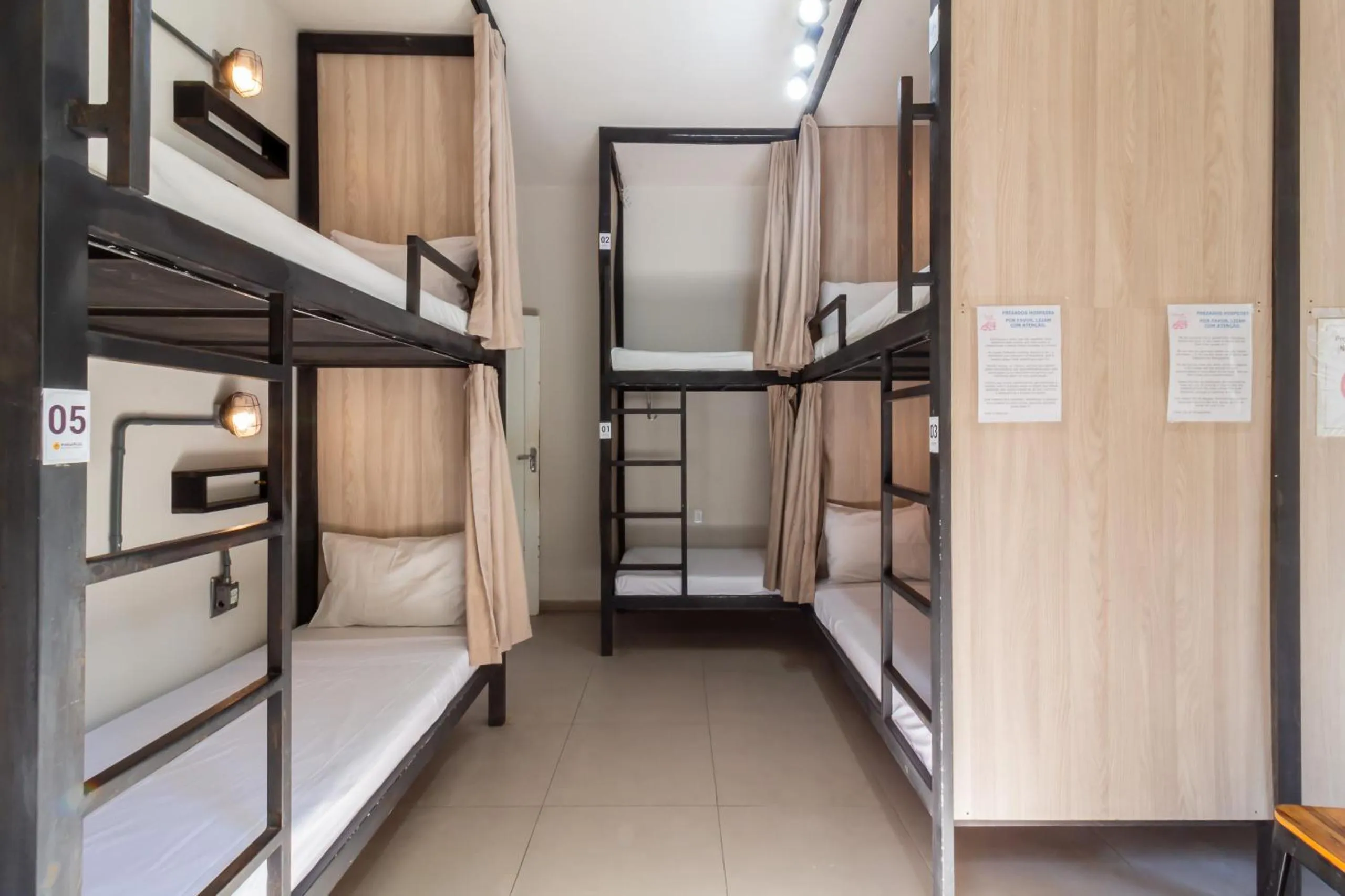 Bed in Hostel Leblon