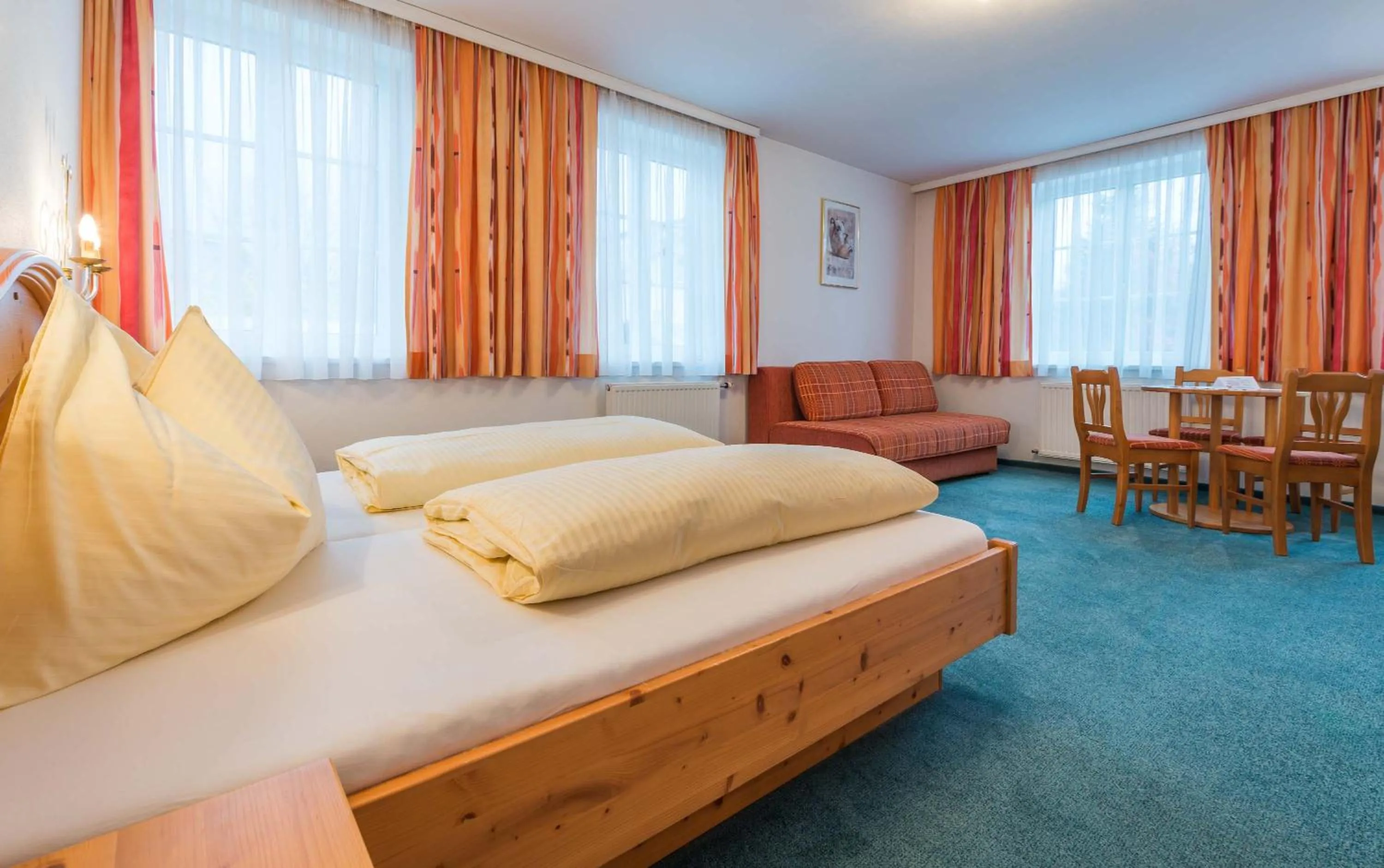 Photo of the whole room, Bed in Posthotel Radstadt