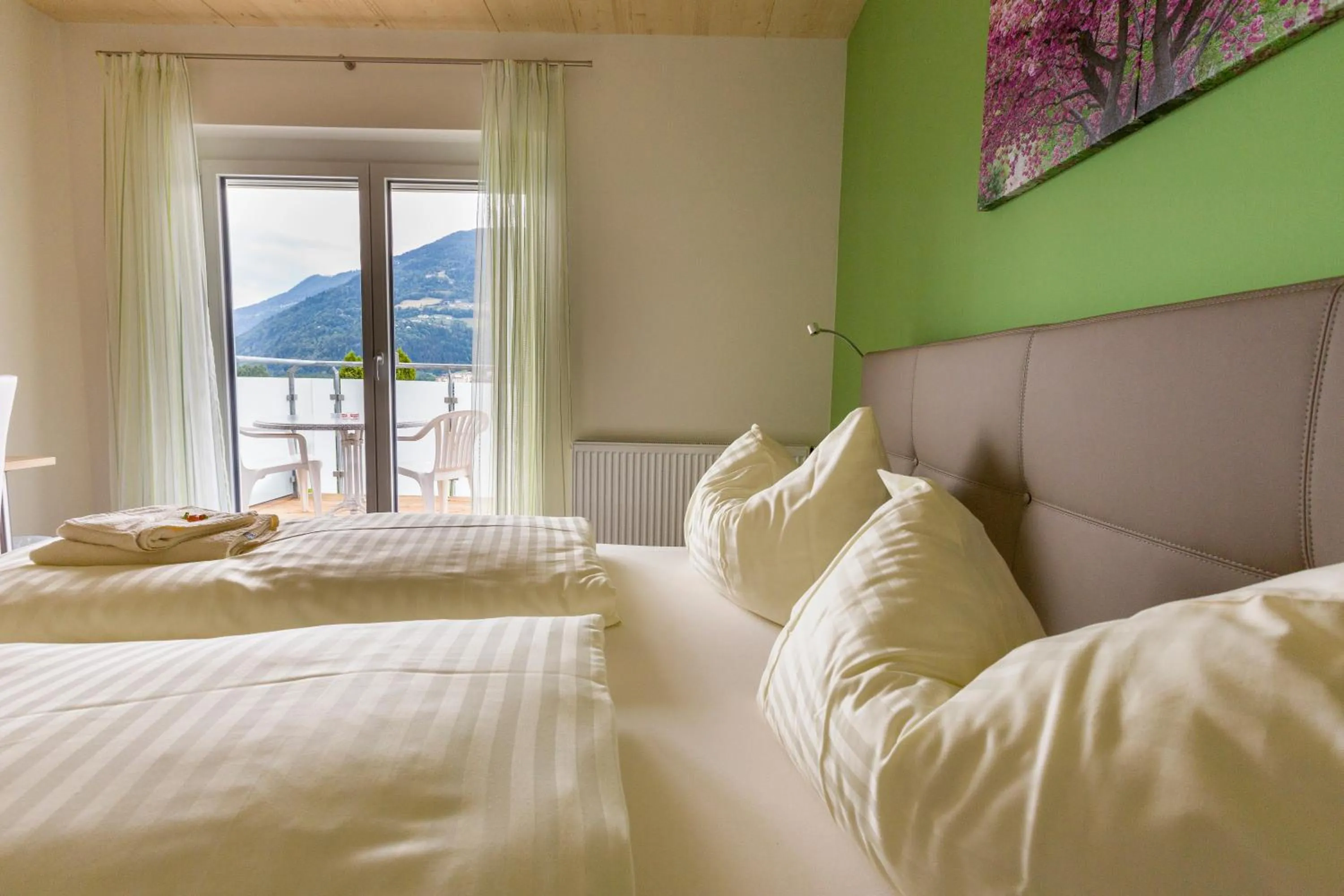 Bedroom, Bed in Gästehaus Krappinger/Pizzeria Mamma Mia
