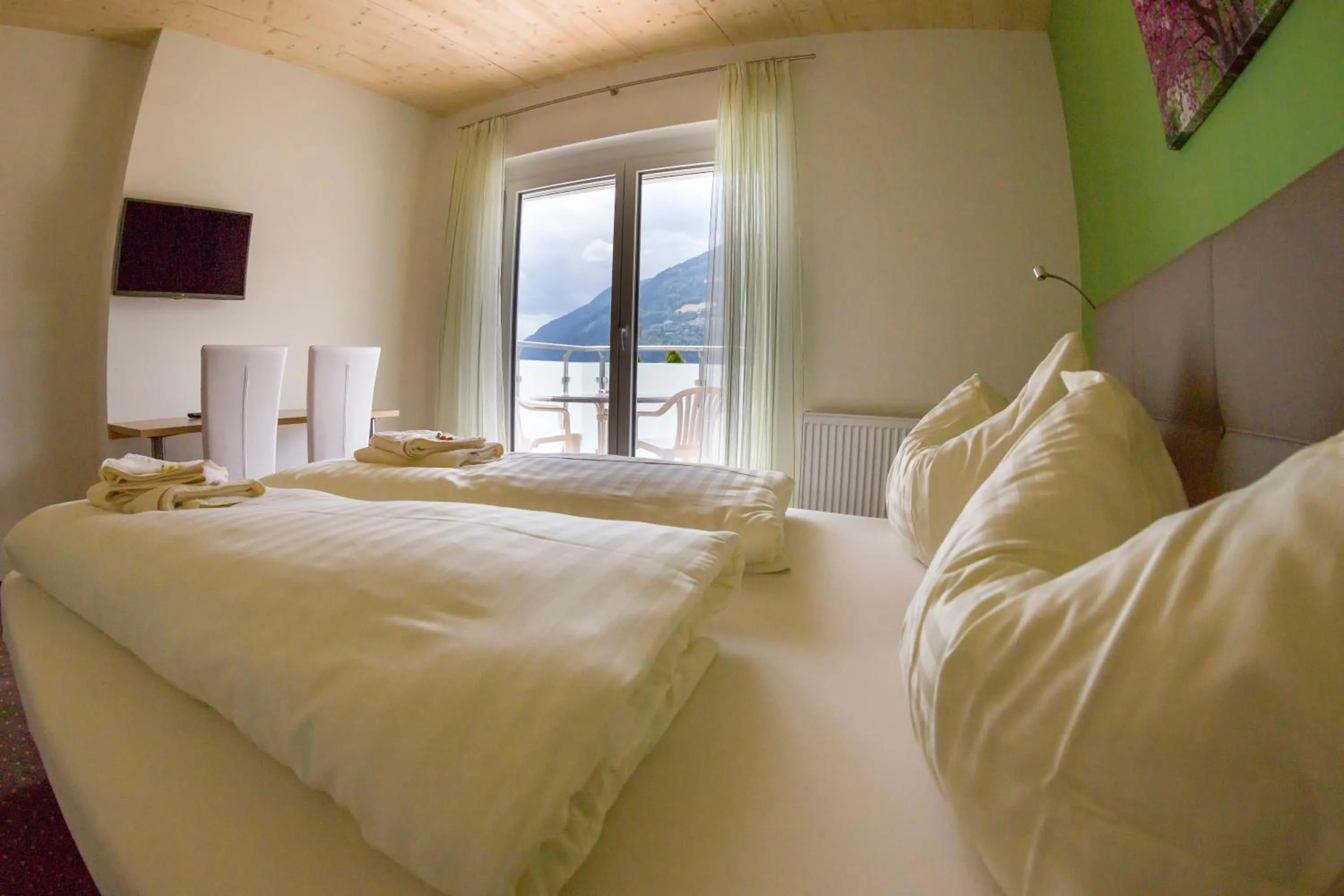 Bedroom, Bed in Gästehaus Krappinger/Pizzeria Mamma Mia