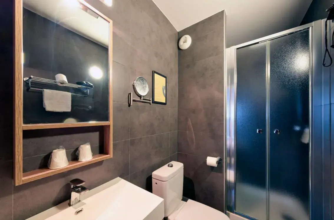 Charm Double Room in Adonis Hotel Strasbourg Charm Double Room in Adonis Hotel Strasbourg