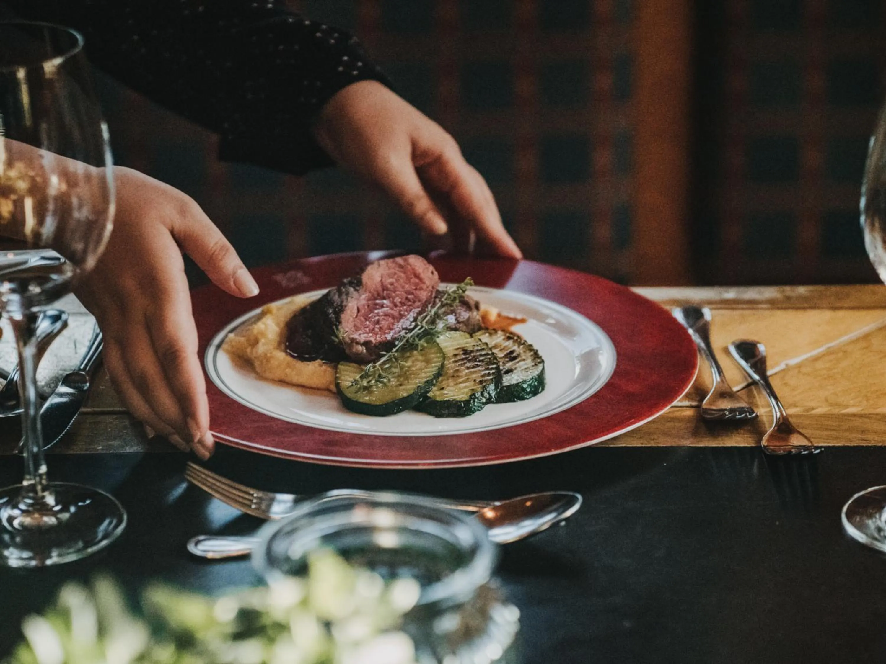 Restaurant/places to eat in Hotel Zimba