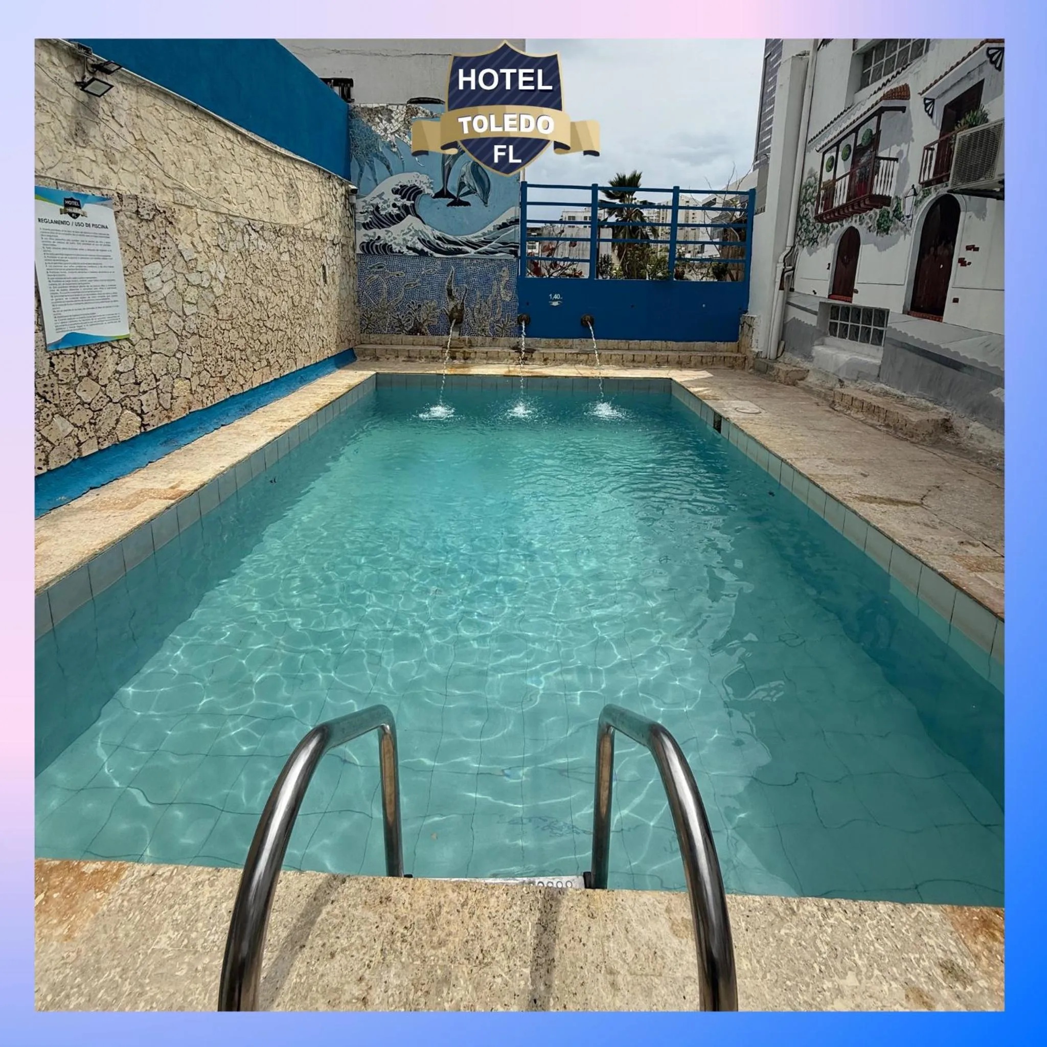 Swimming pool in Hotel Toledo FL