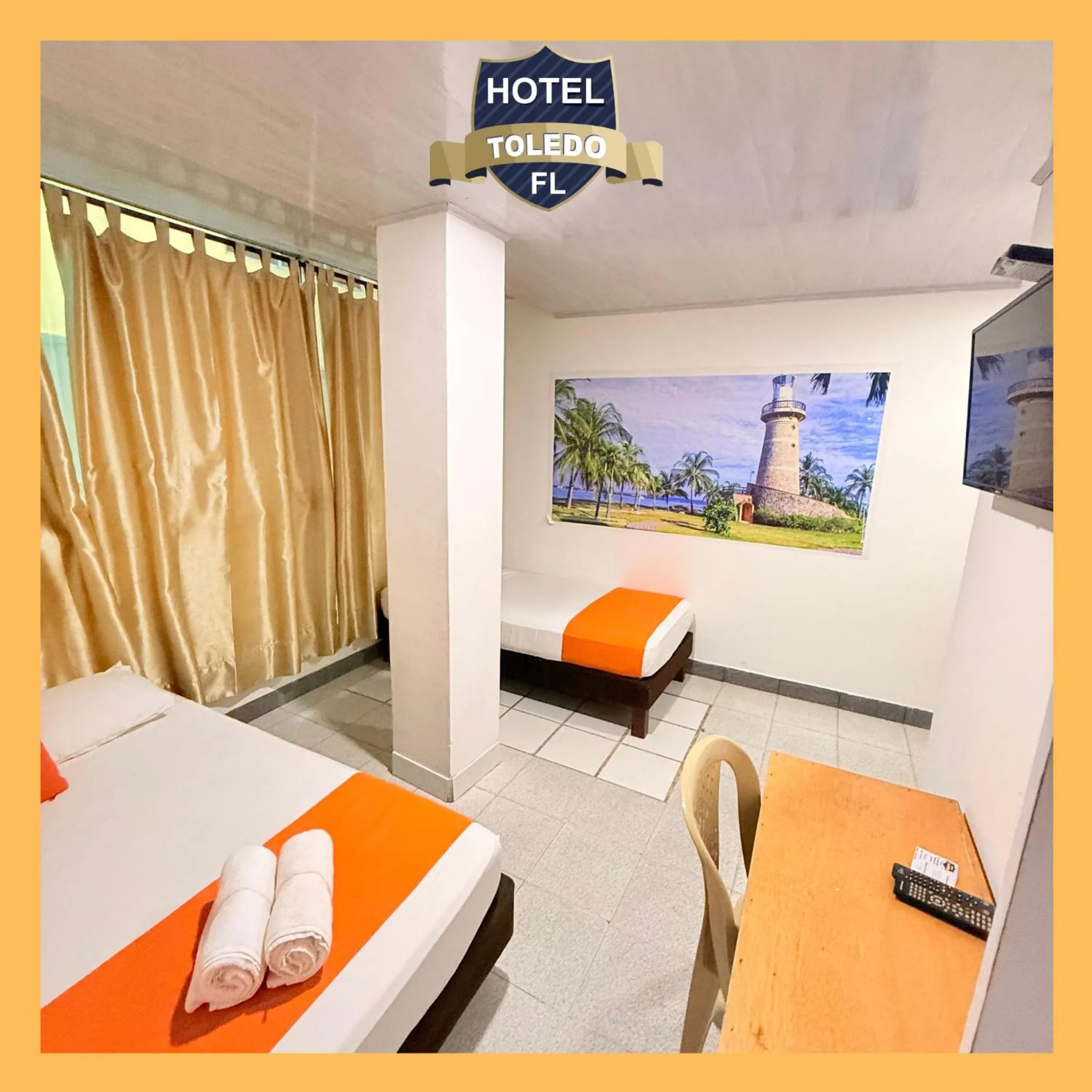 Photo of the whole room, Bed in Hotel Toledo FL