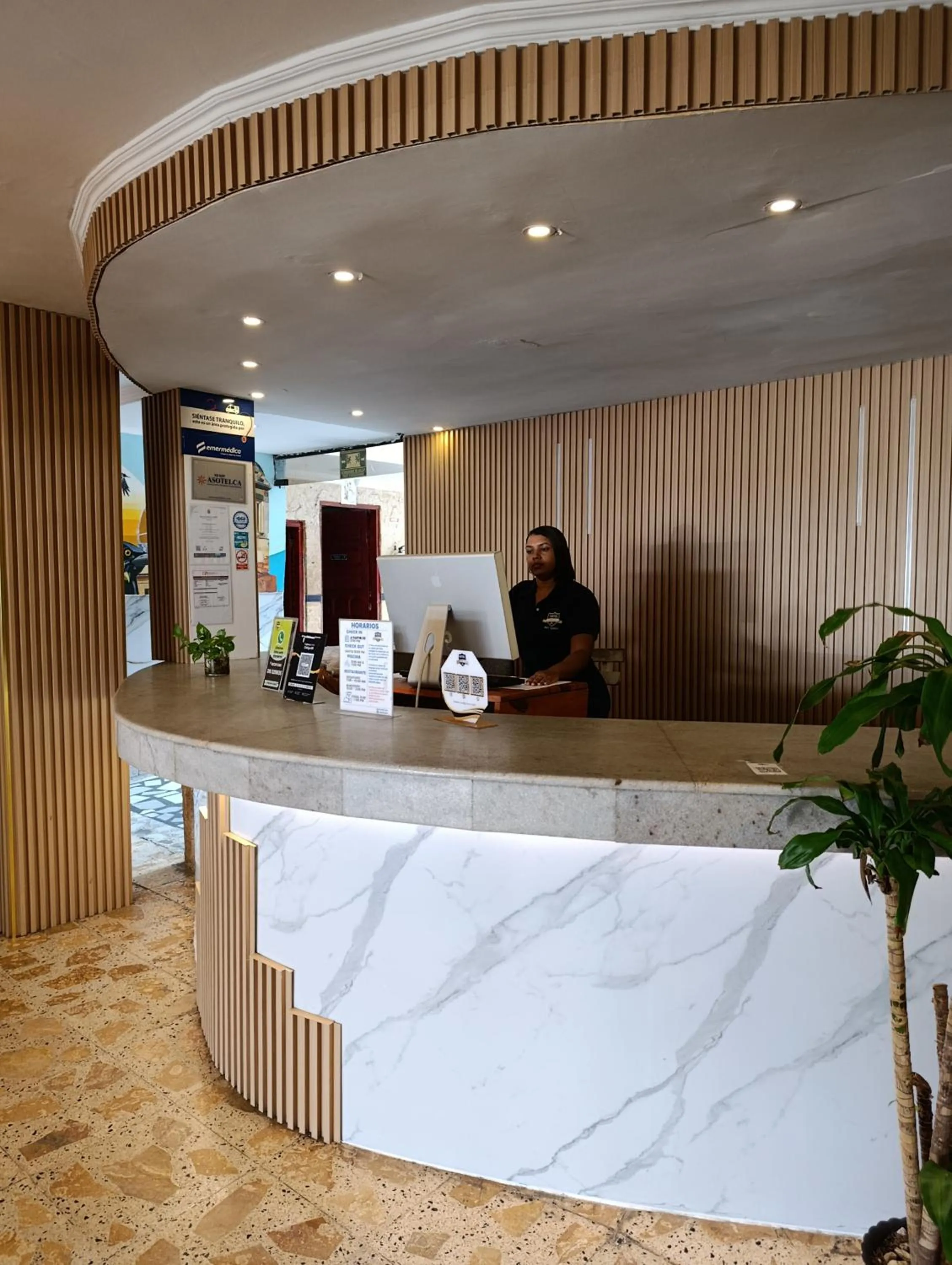 Property building in Hotel Toledo FL