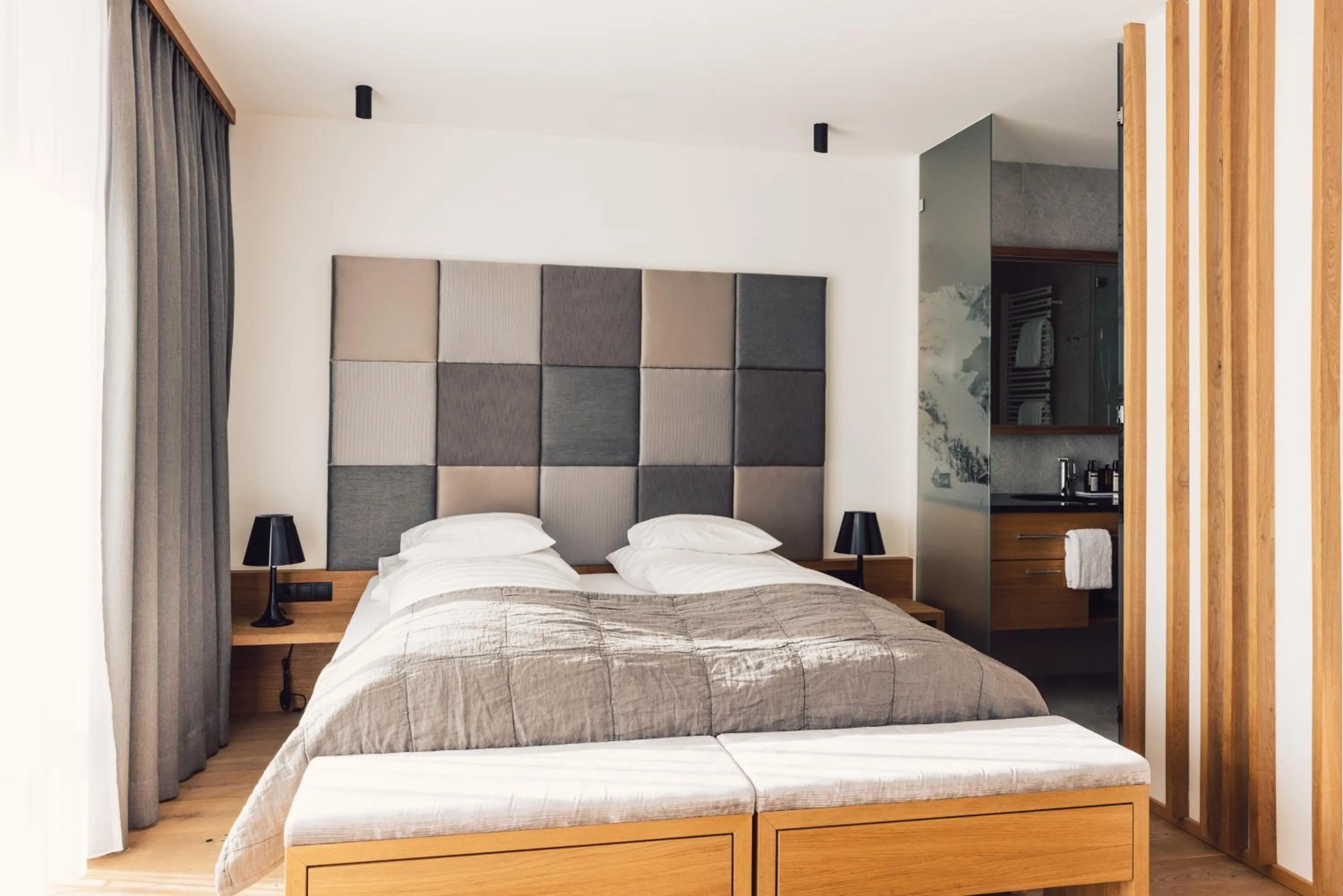 Photo of the whole room, Bed in Hotel Schöne Aussicht