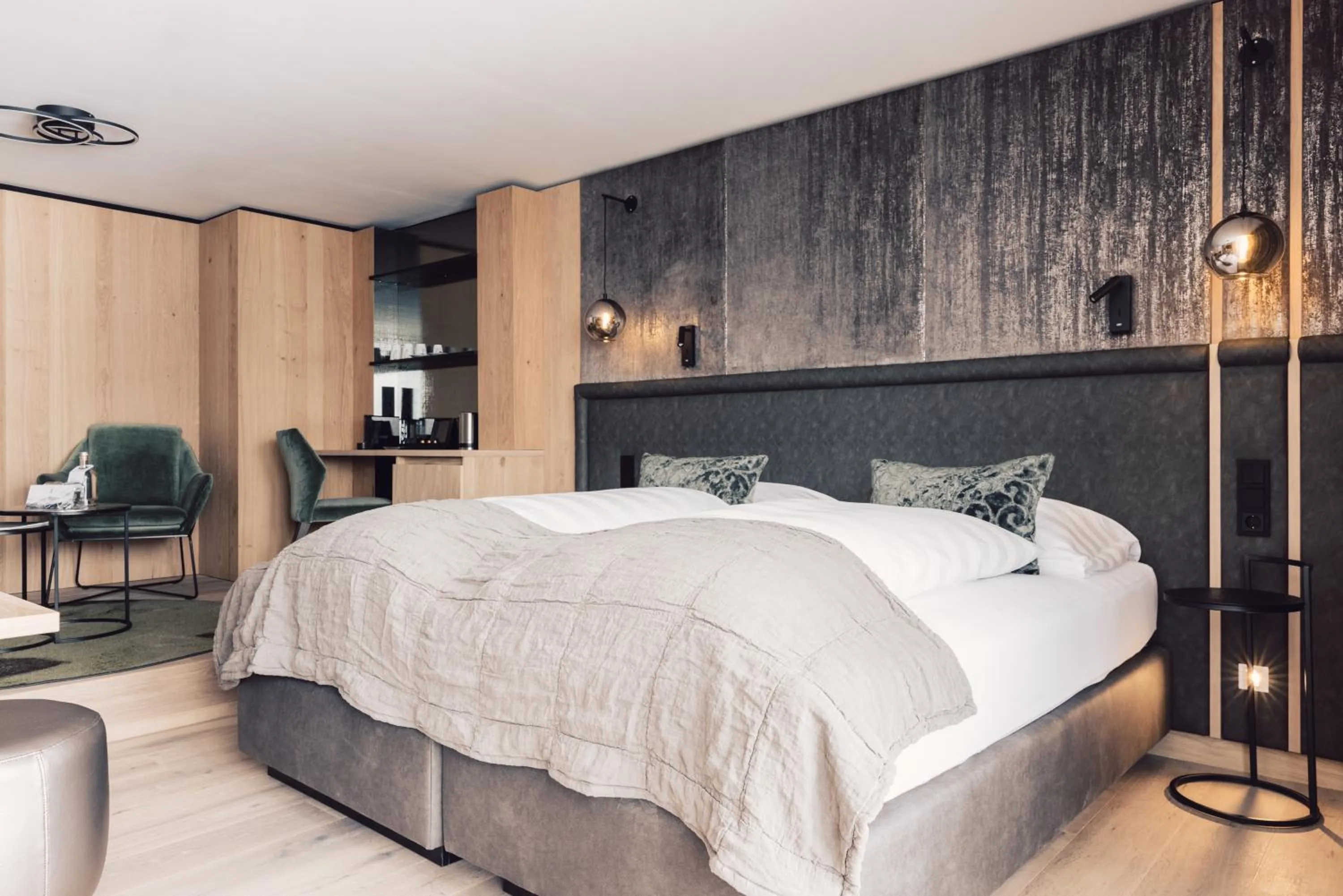 Photo of the whole room, Bed in Hotel Schöne Aussicht