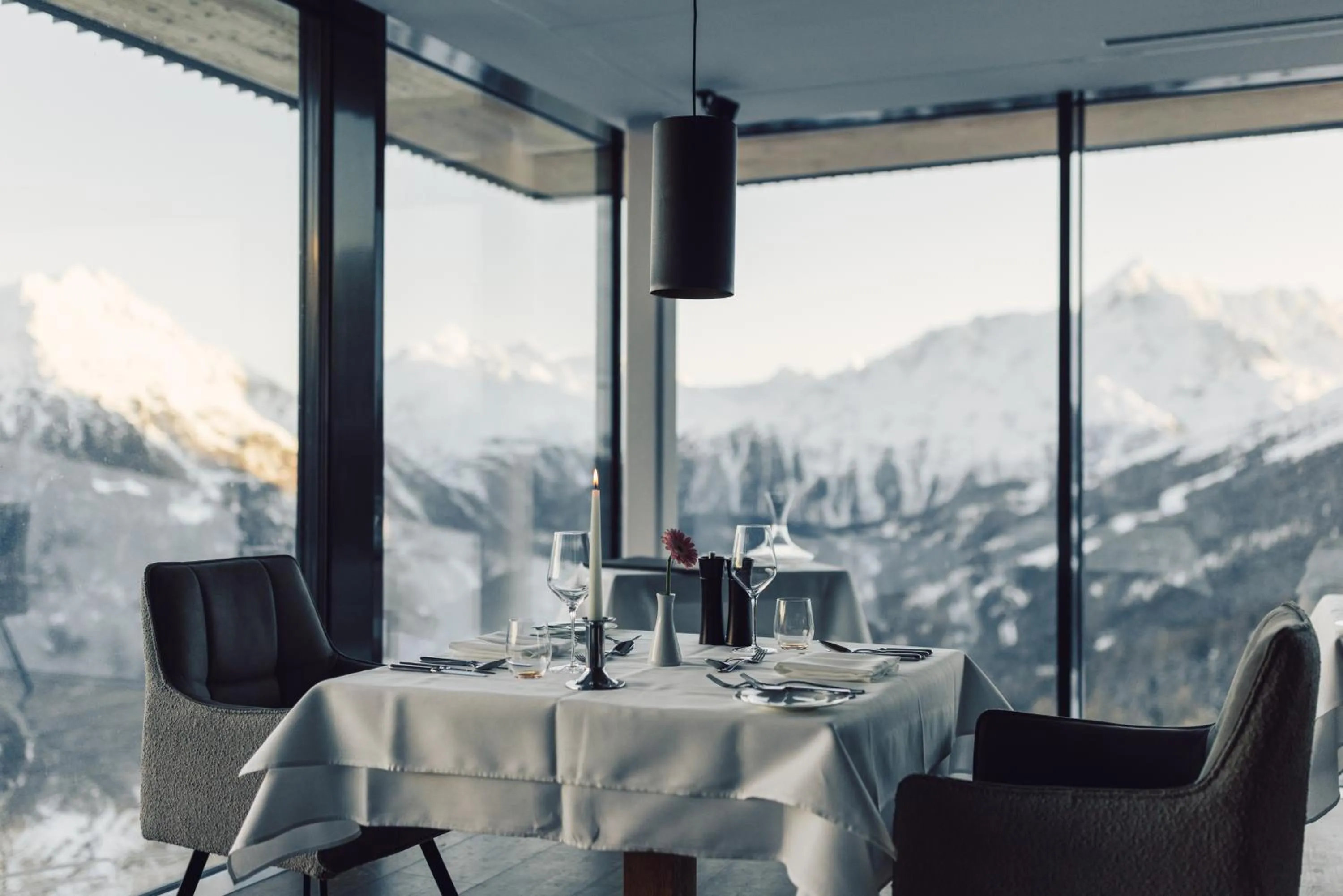 Restaurant/places to eat in Hotel Schöne Aussicht