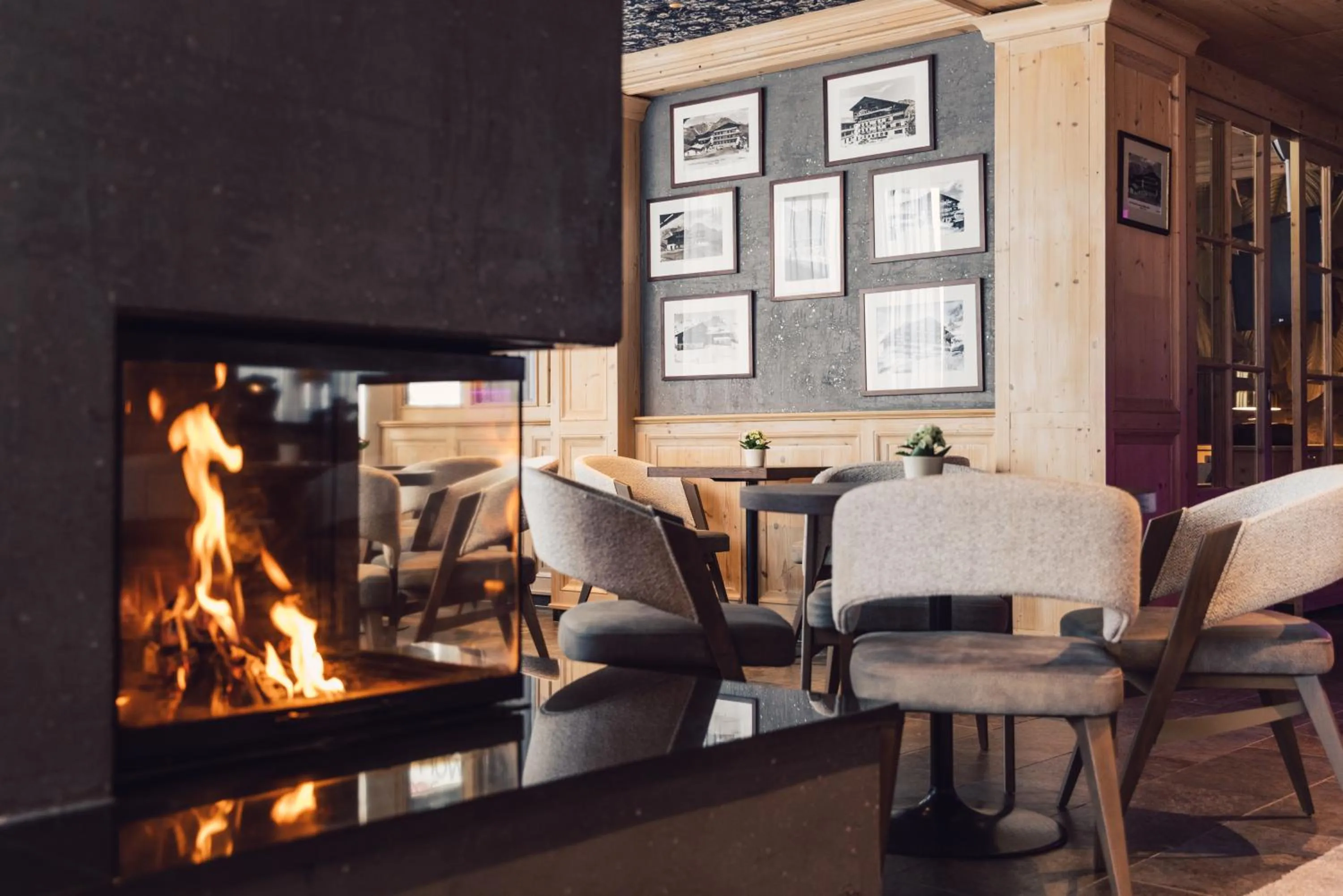 Lobby or reception in Hotel Schöne Aussicht