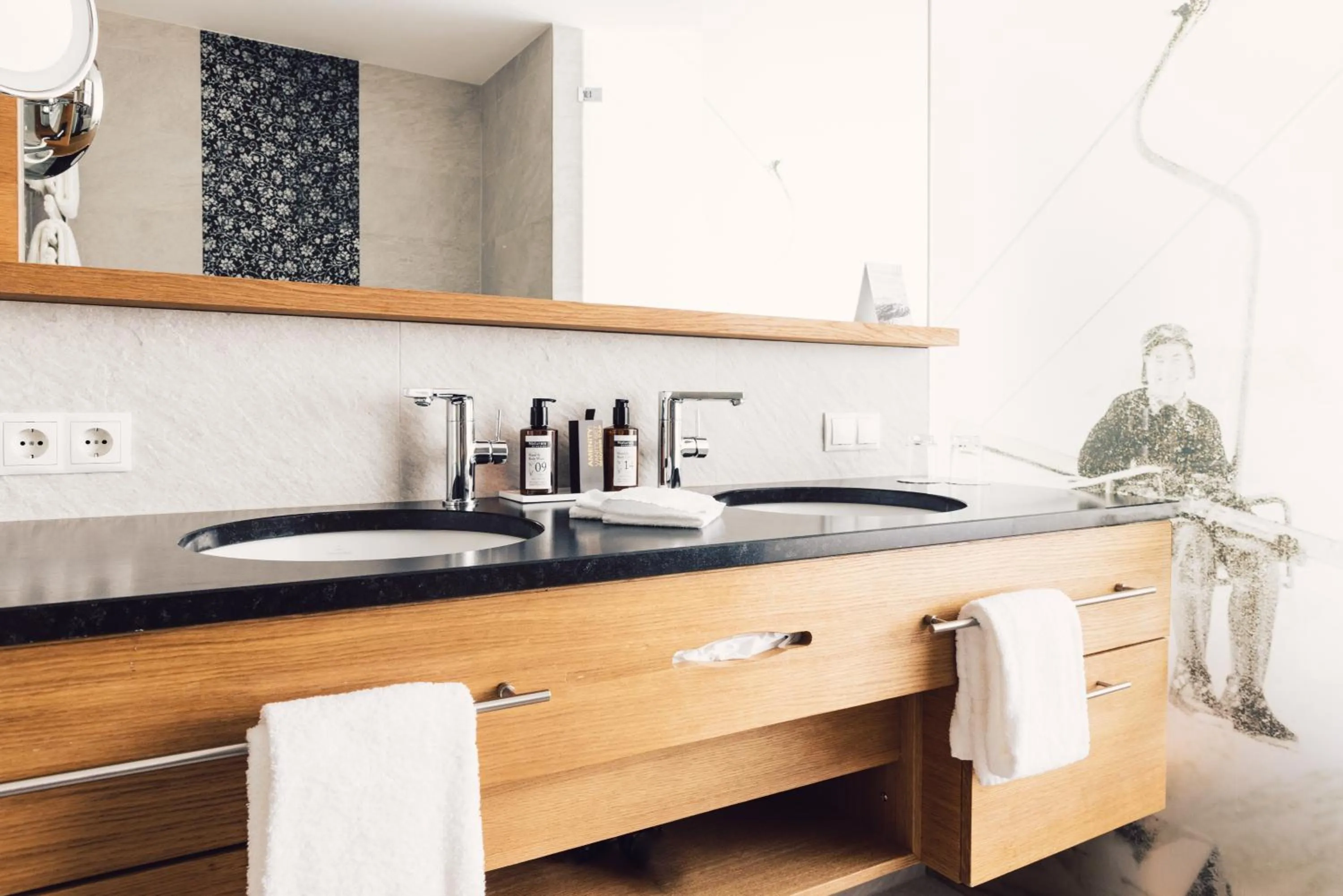 Photo of the whole room in Hotel Schöne Aussicht