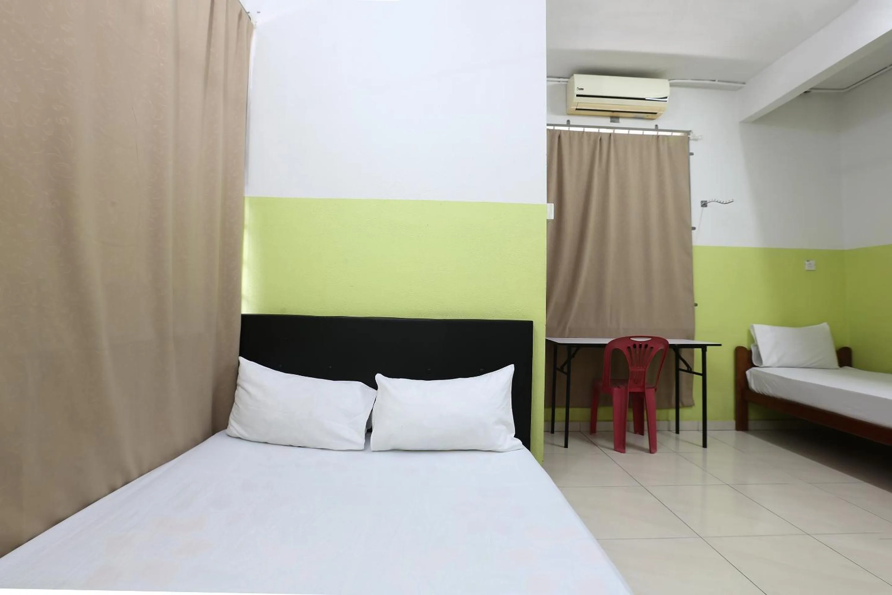 Bedroom, Bed in Hotel O Innap Kota Bharu