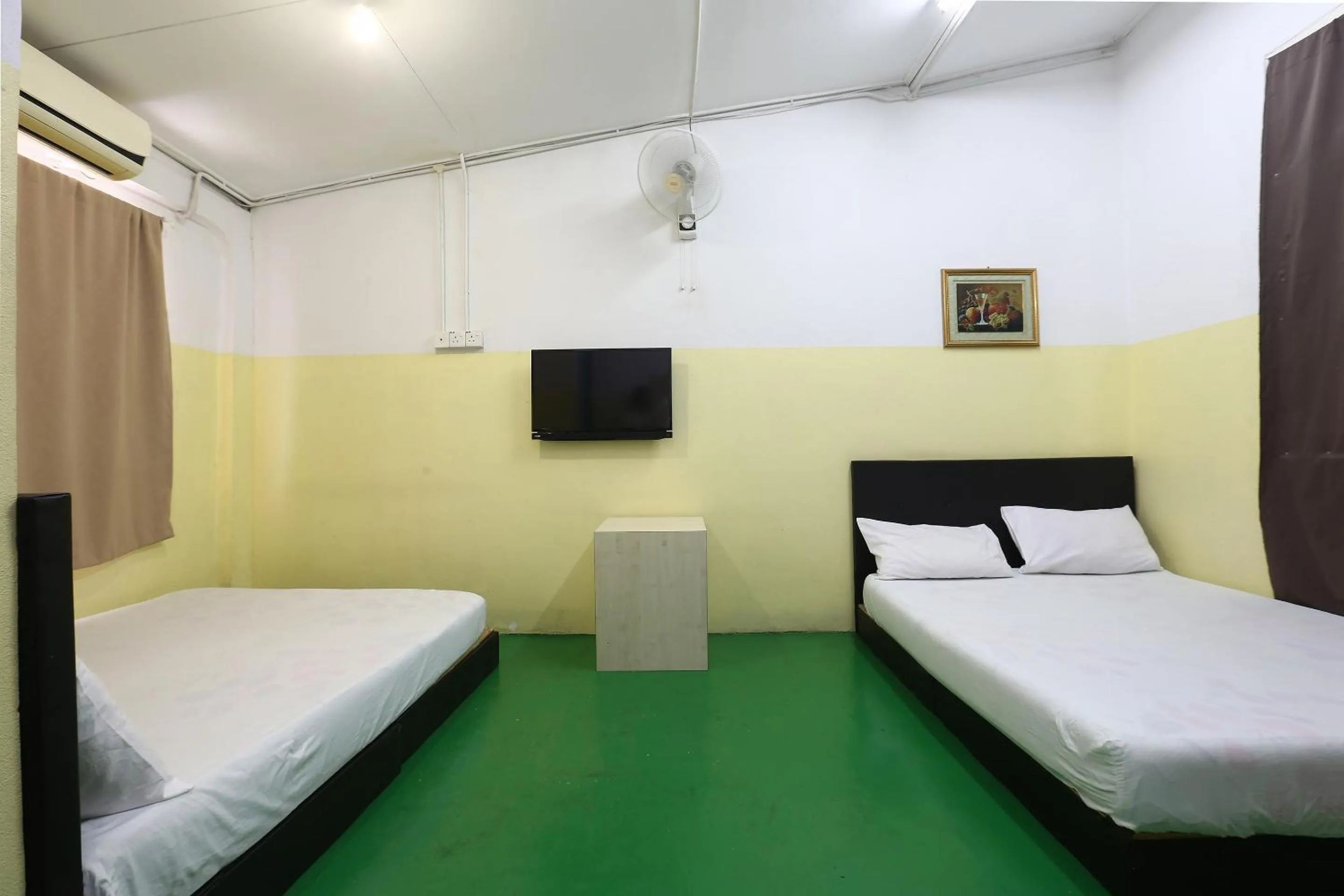 Bedroom, Bed in Hotel O Innap Kota Bharu