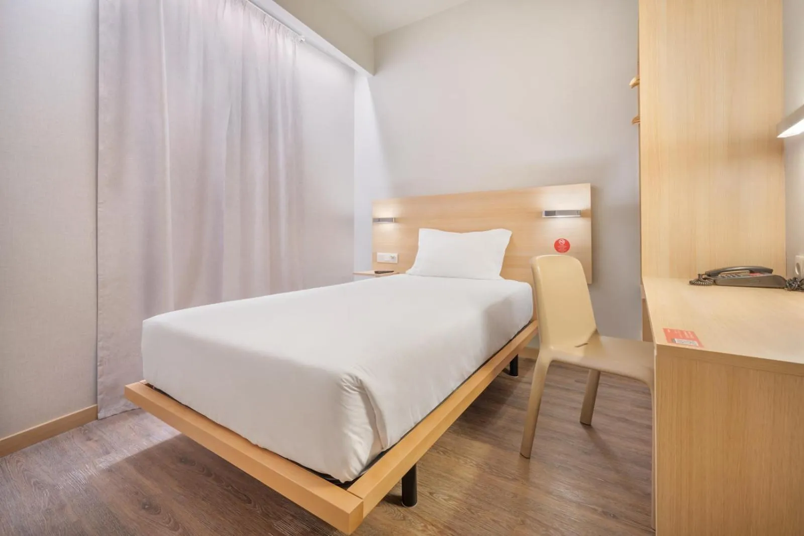 Bed in Moov Hotel Évora
