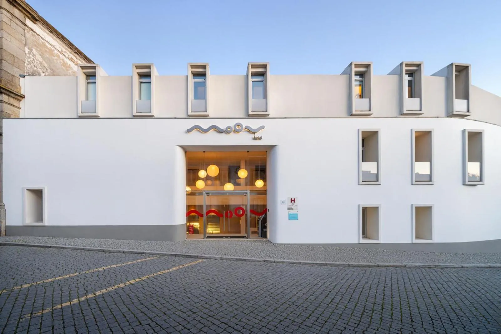 Facade/entrance in Moov Hotel Évora