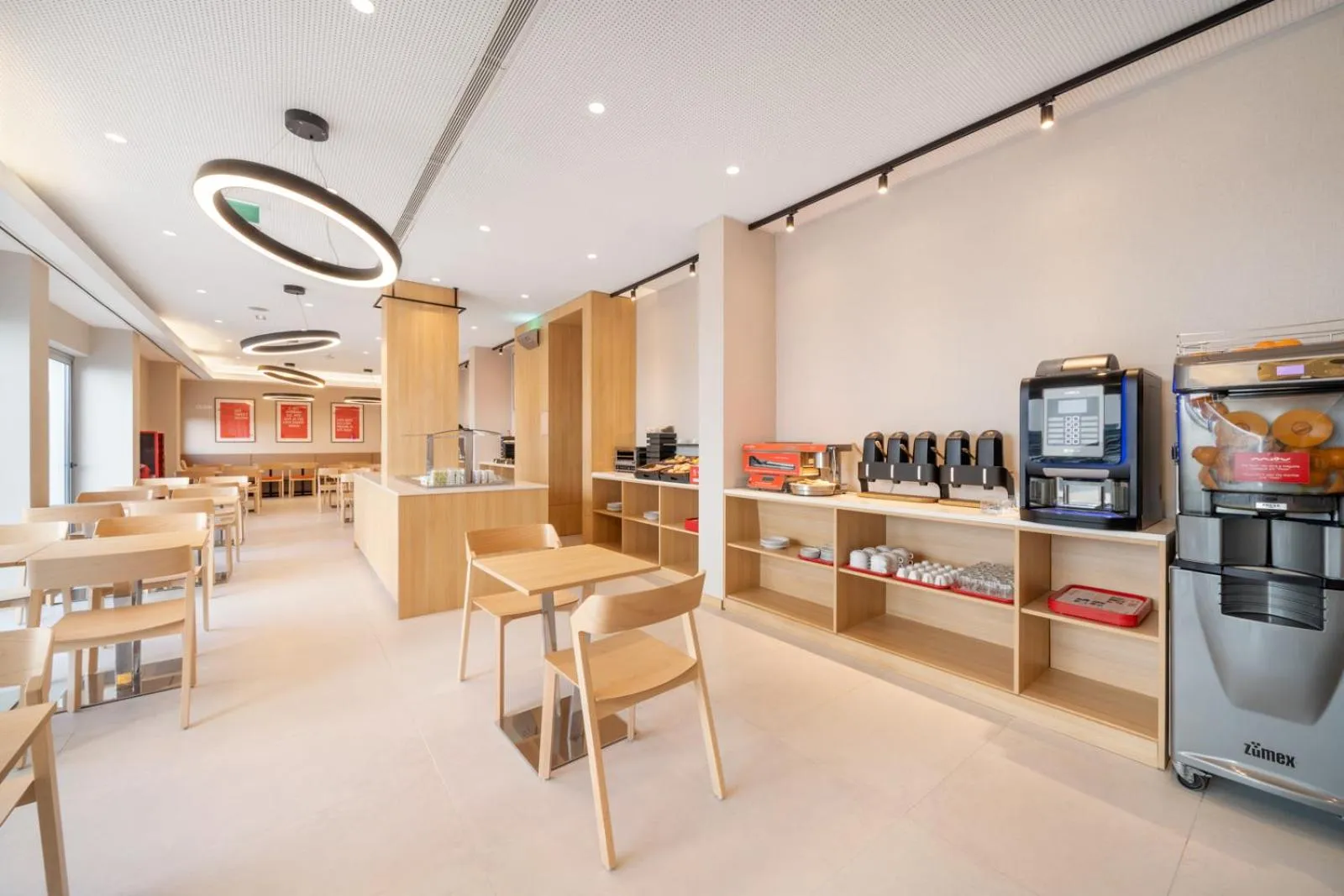 Breakfast in Moov Hotel Évora